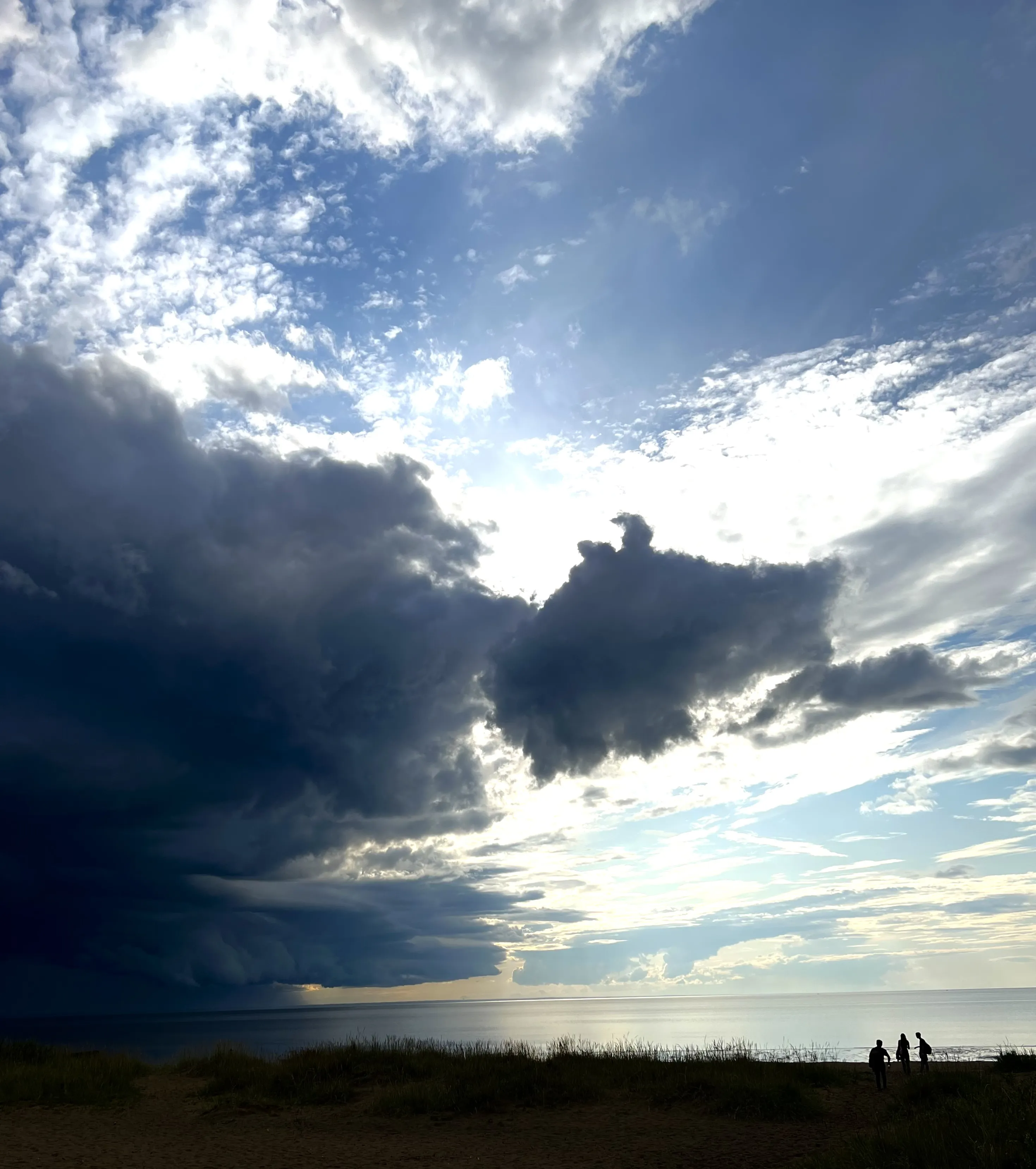 Небо напомнит