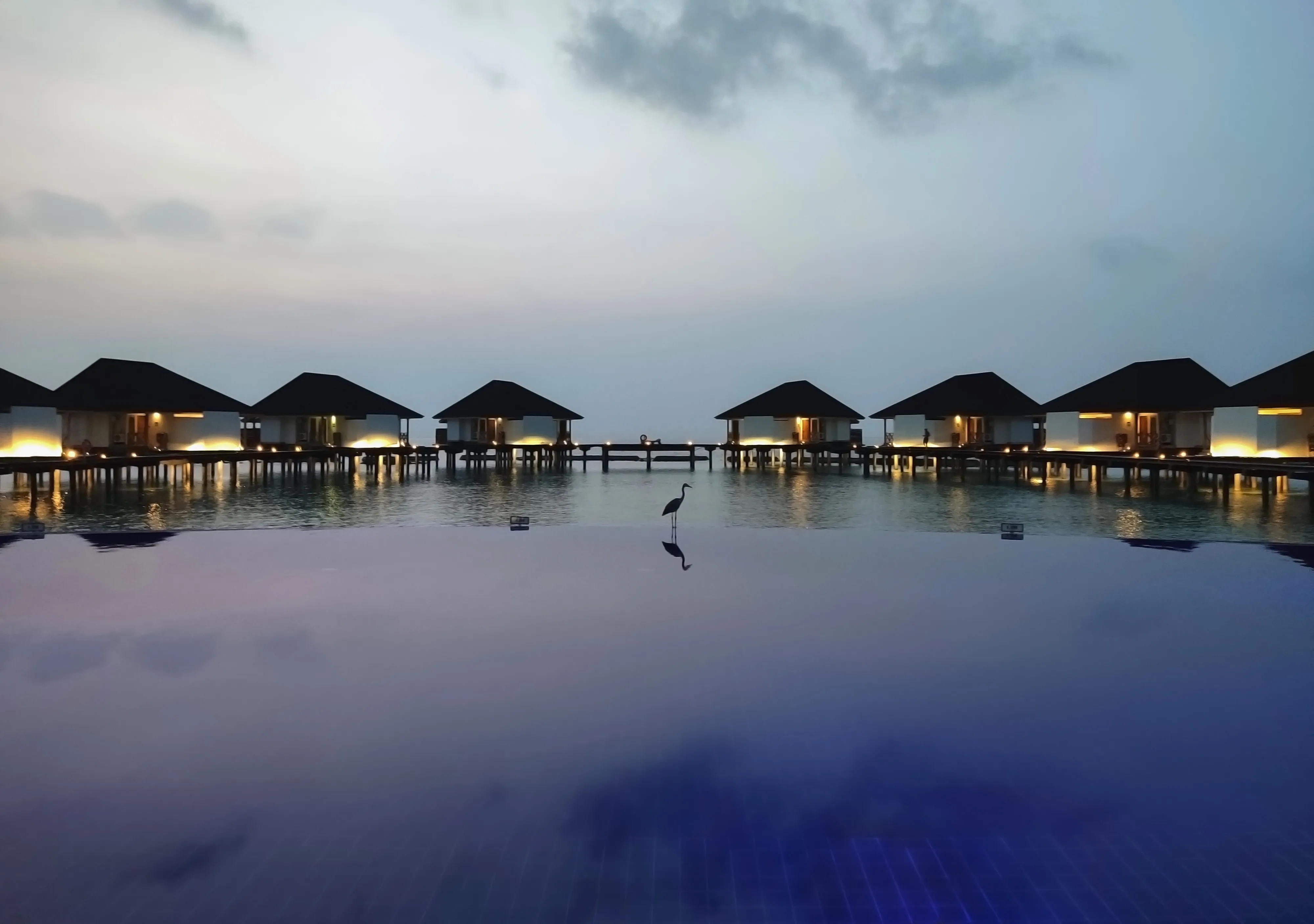 Между небом и водой