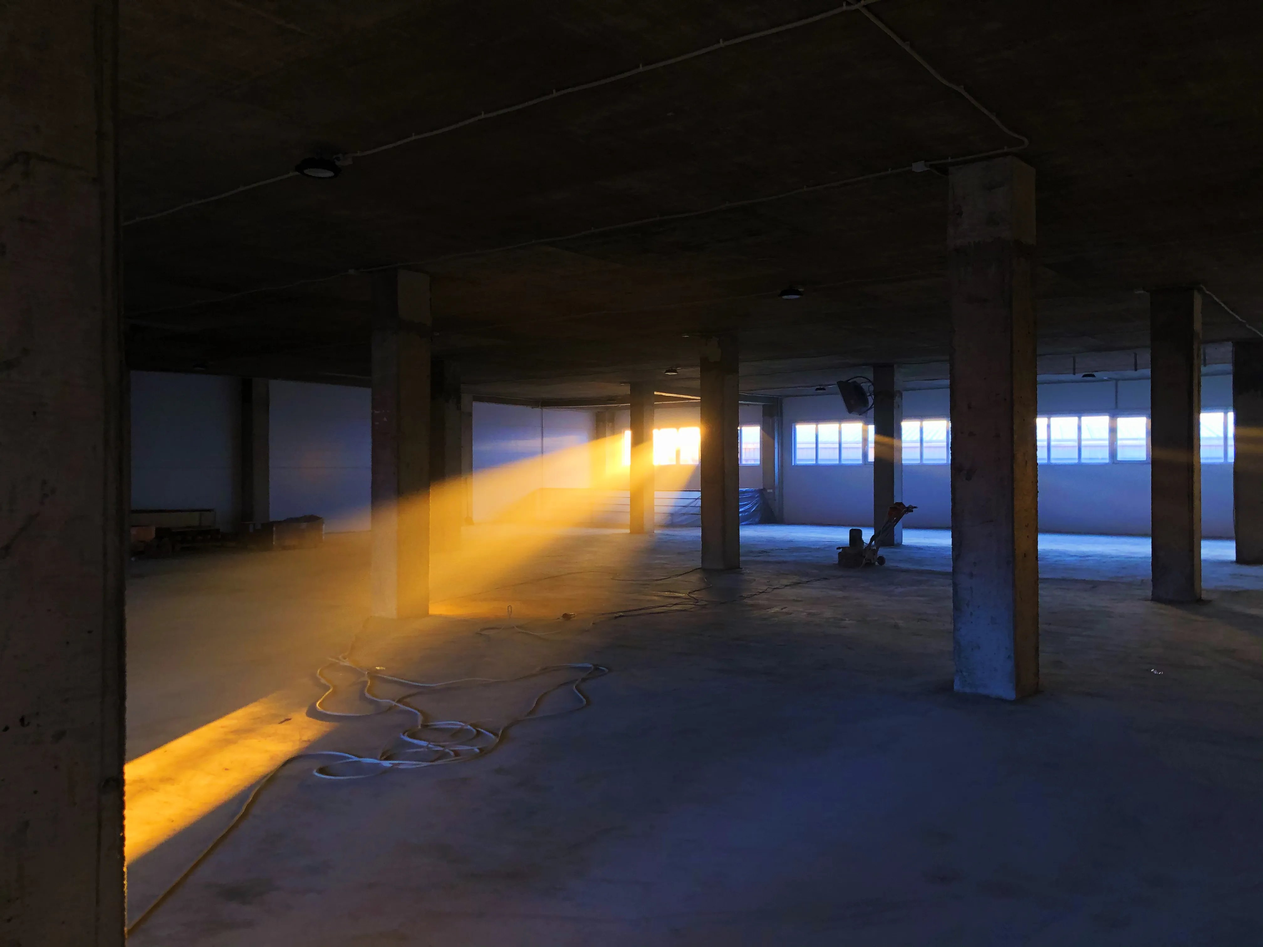 Свет и пространство