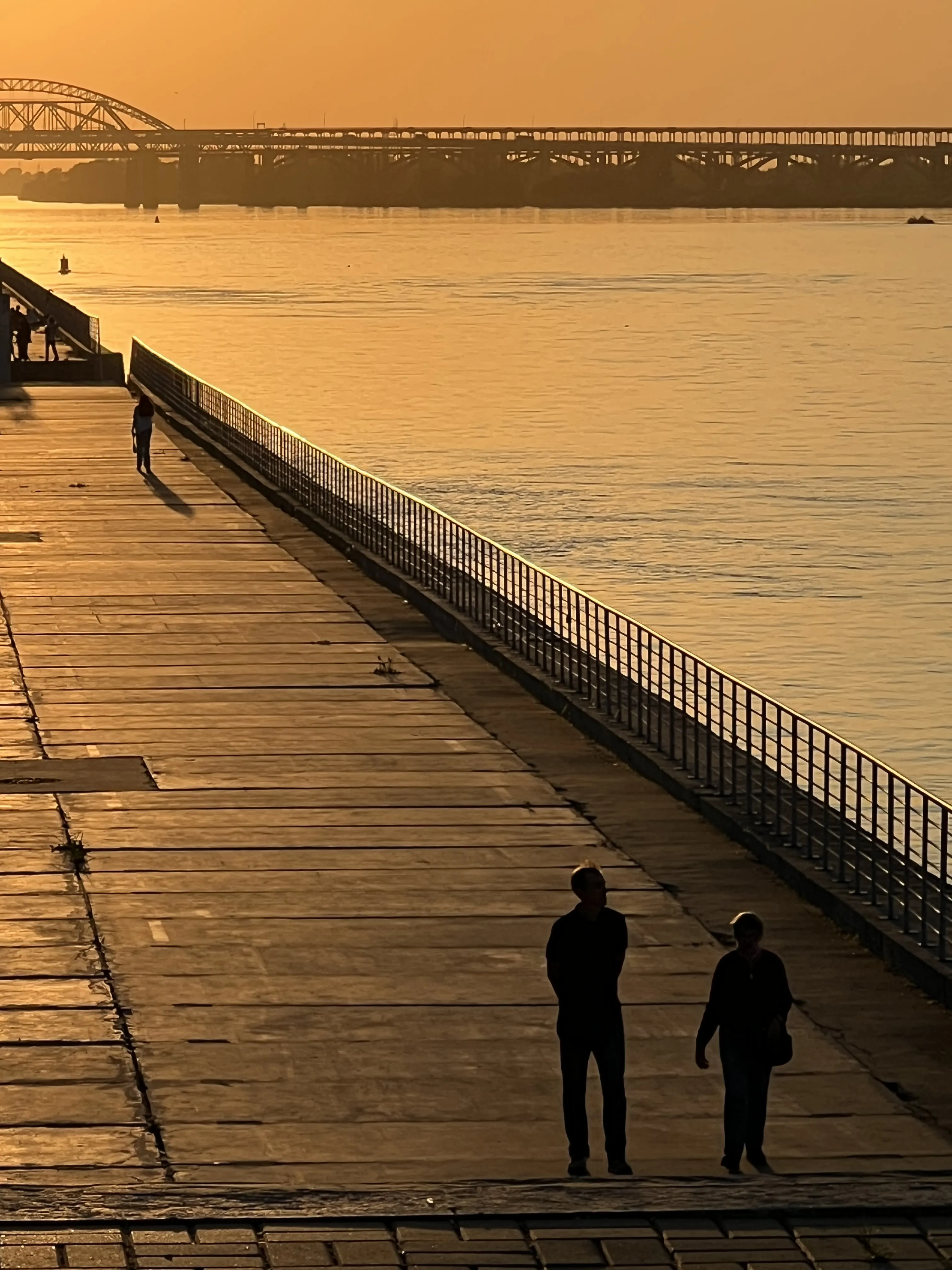 Силуэты на закате