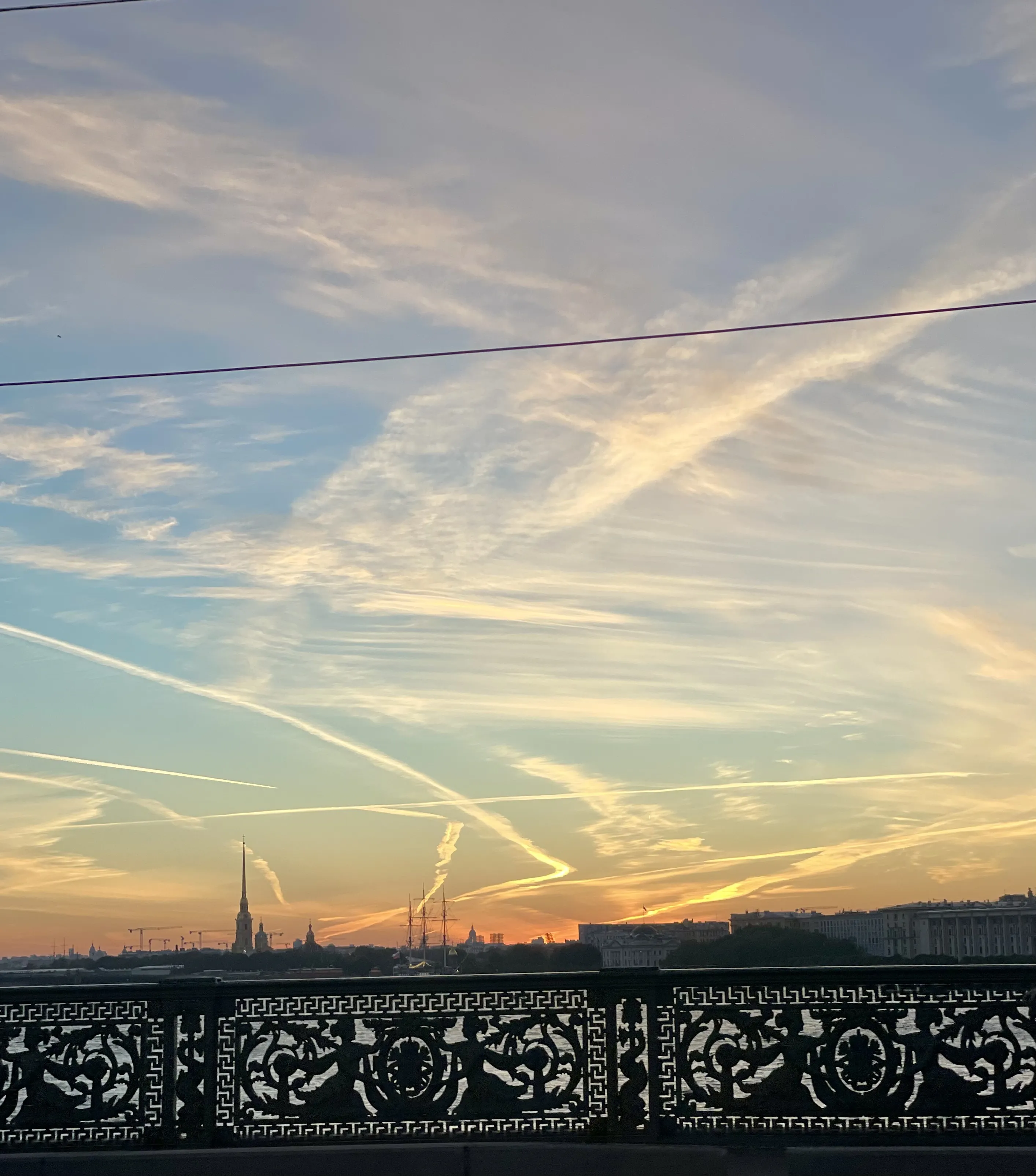 Струящееся небо Петербурга