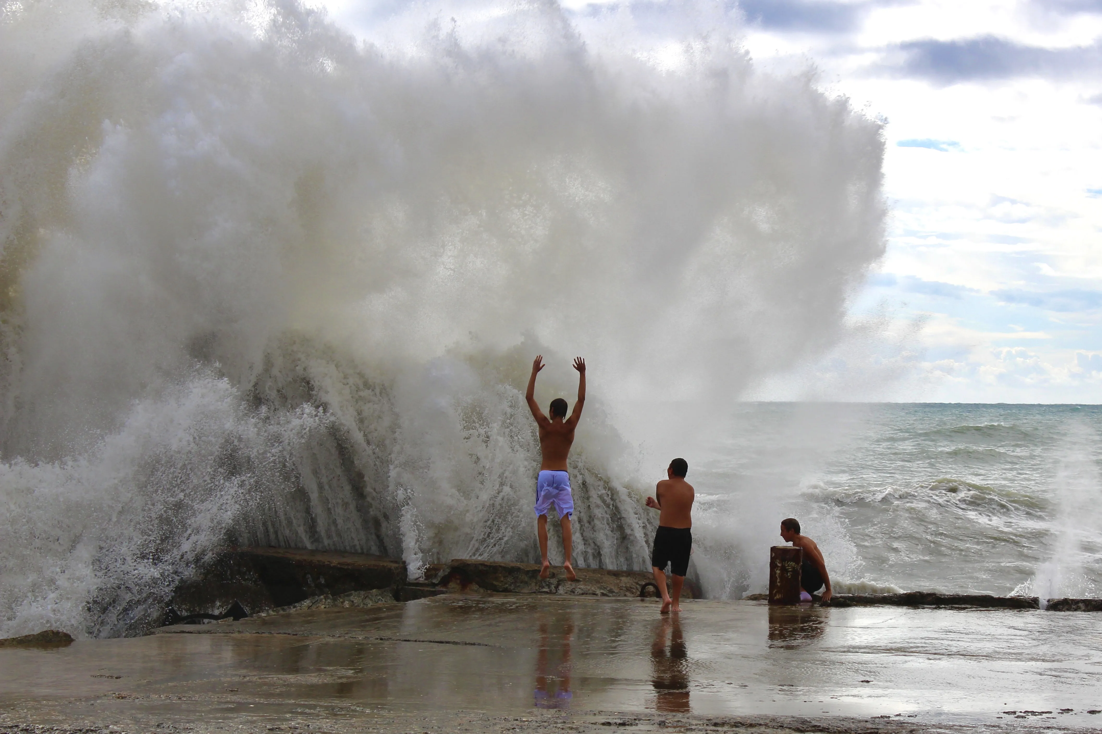 Покорители волн