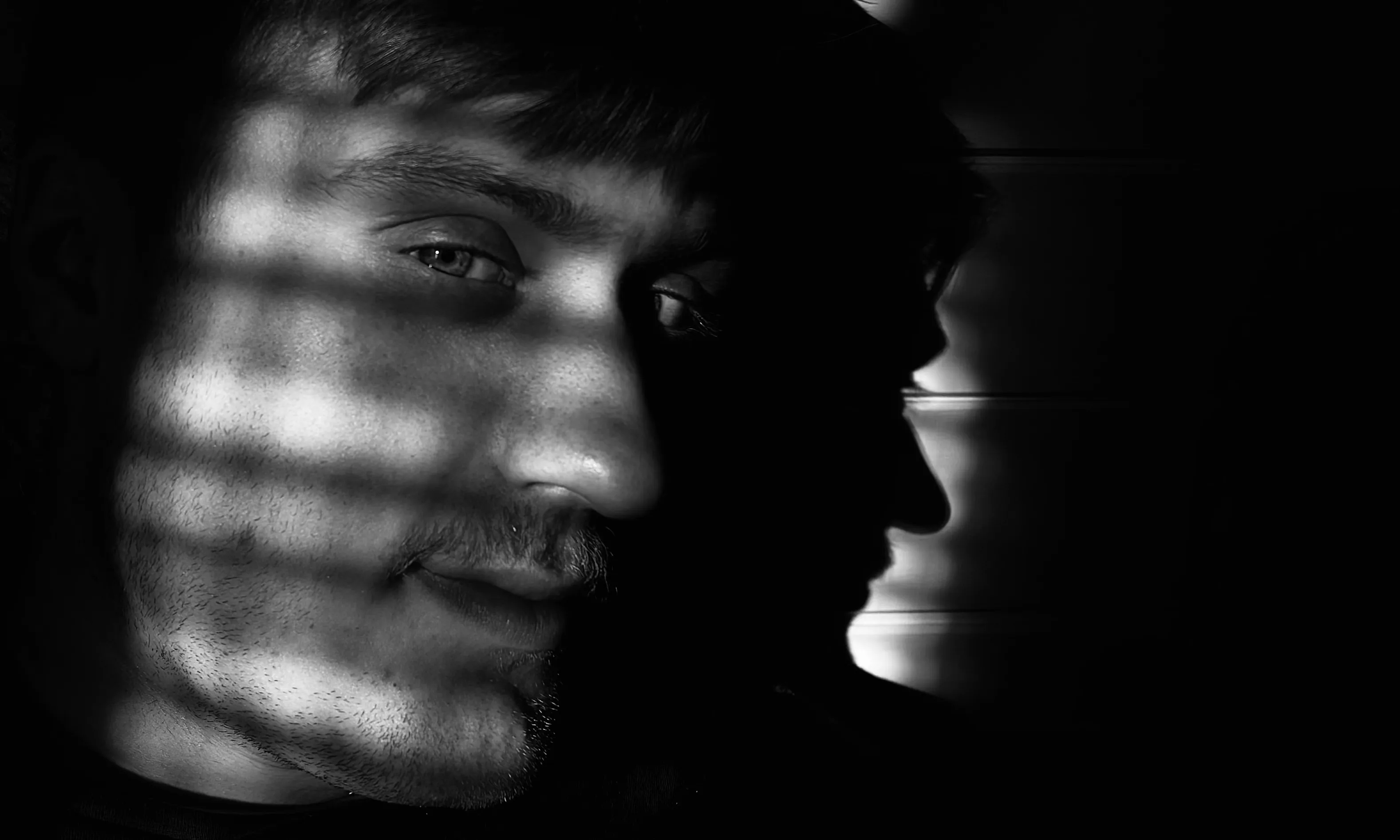 Между светом и мною