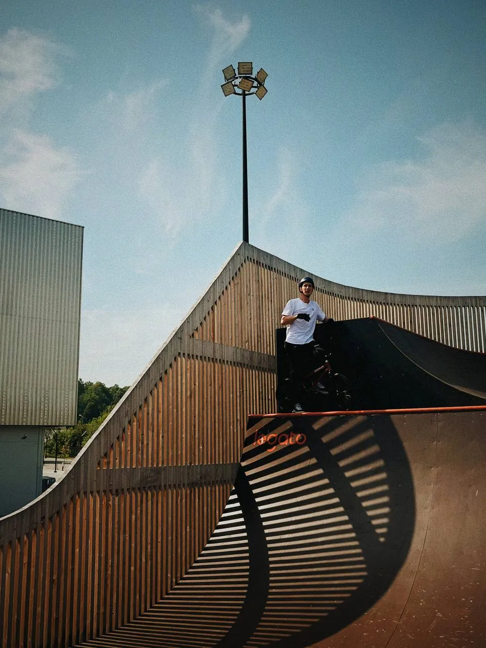 Райдер на площадке