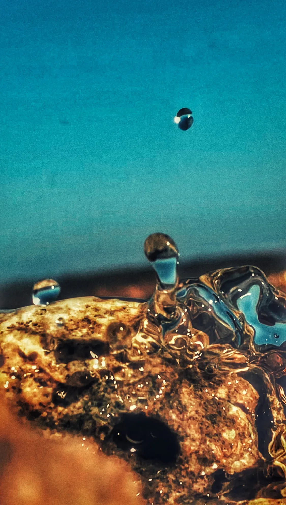 Капля. Застывшее в вечности  мгновение