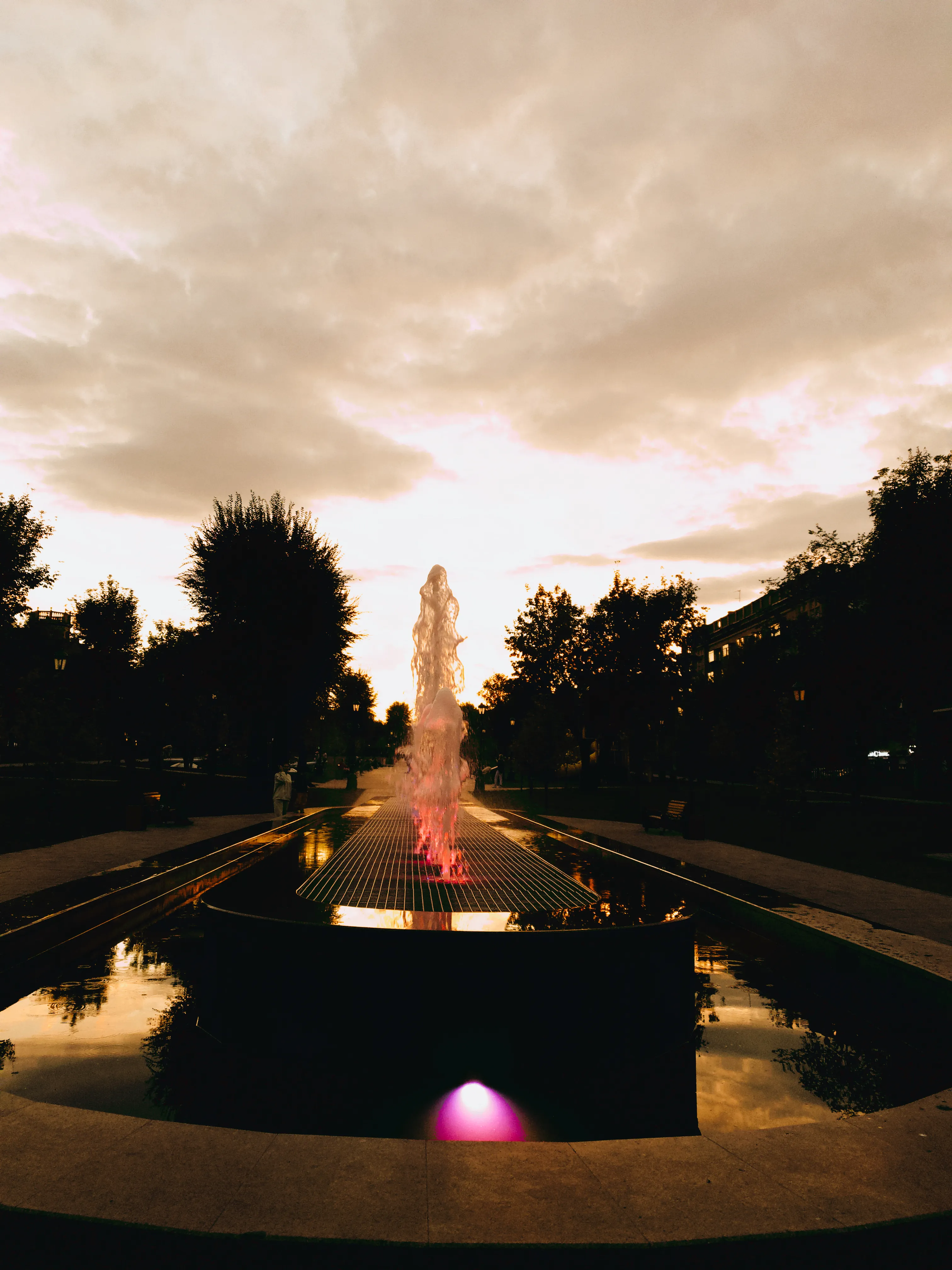 Розовый - цвет любви.