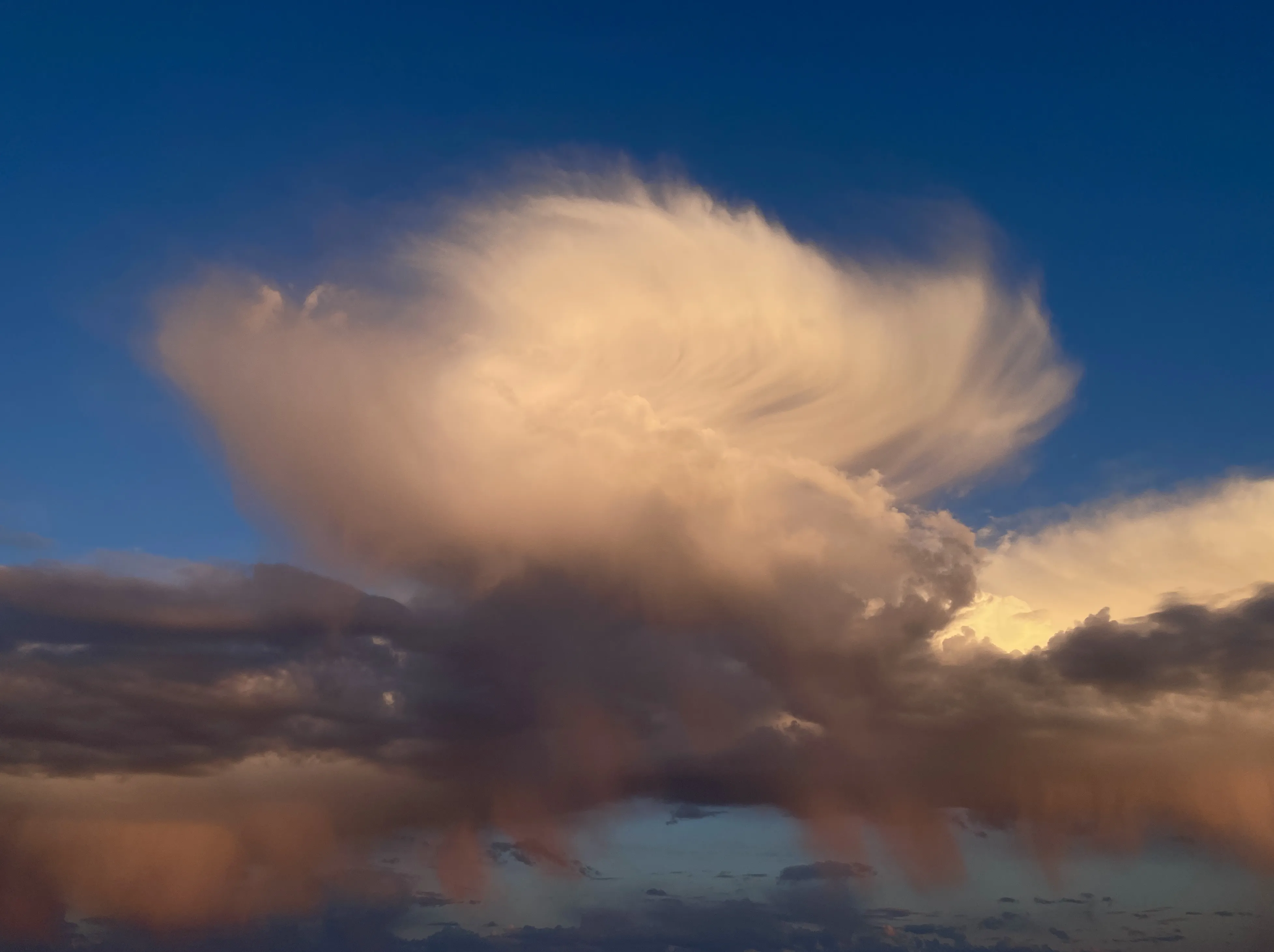Там, где встречаются свет и вода