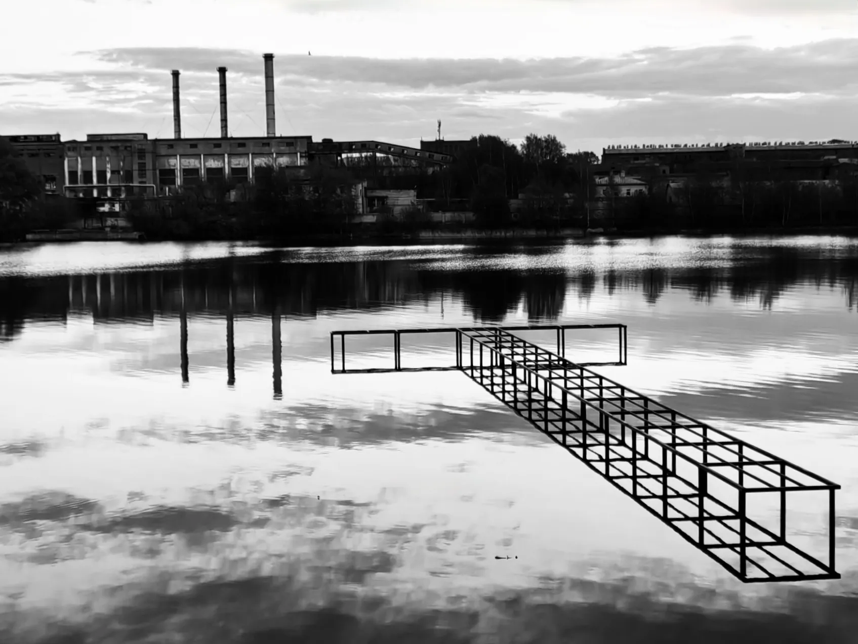 Параллельные реальности и грани отражения.