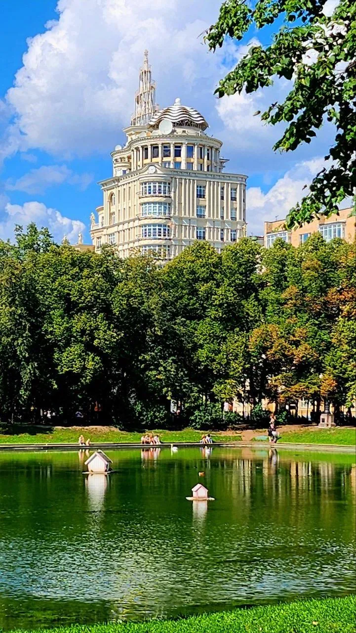 Покой на Патриарших