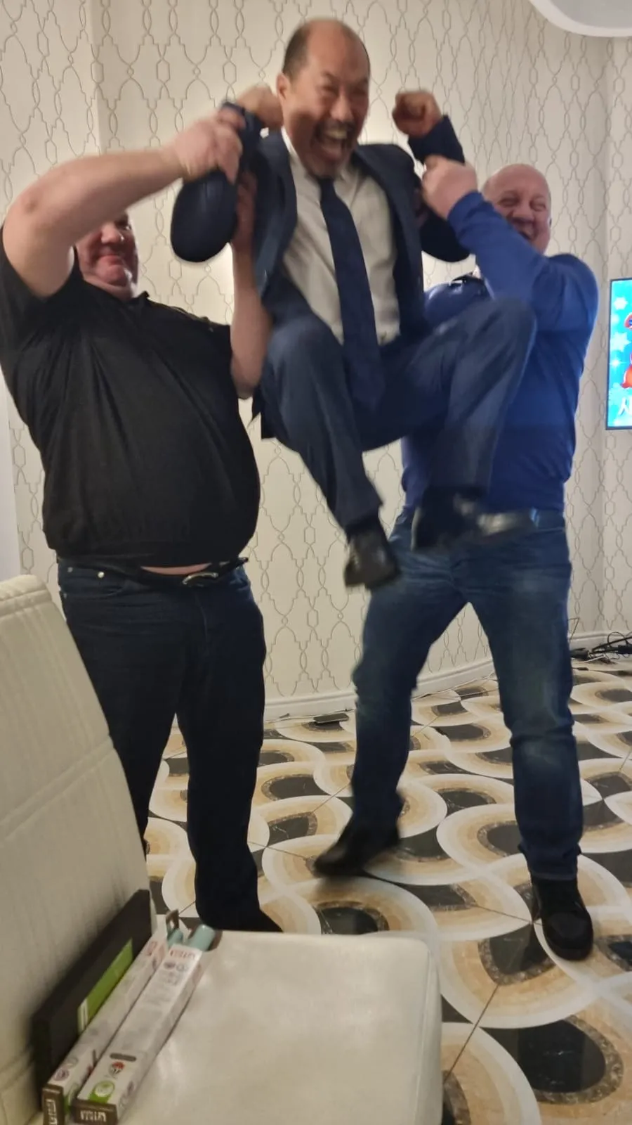 Когда корпоративный дух достигает новых высот!