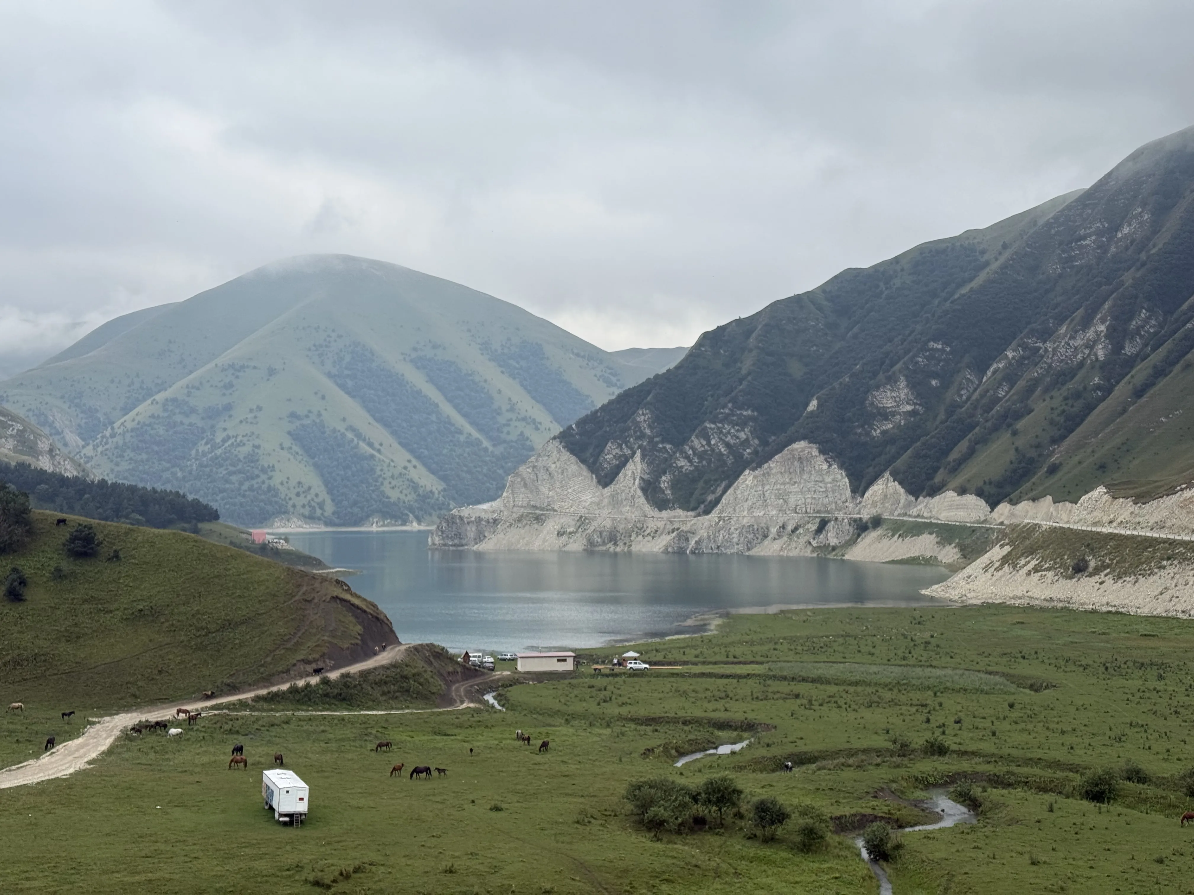 Выше гор - только горы