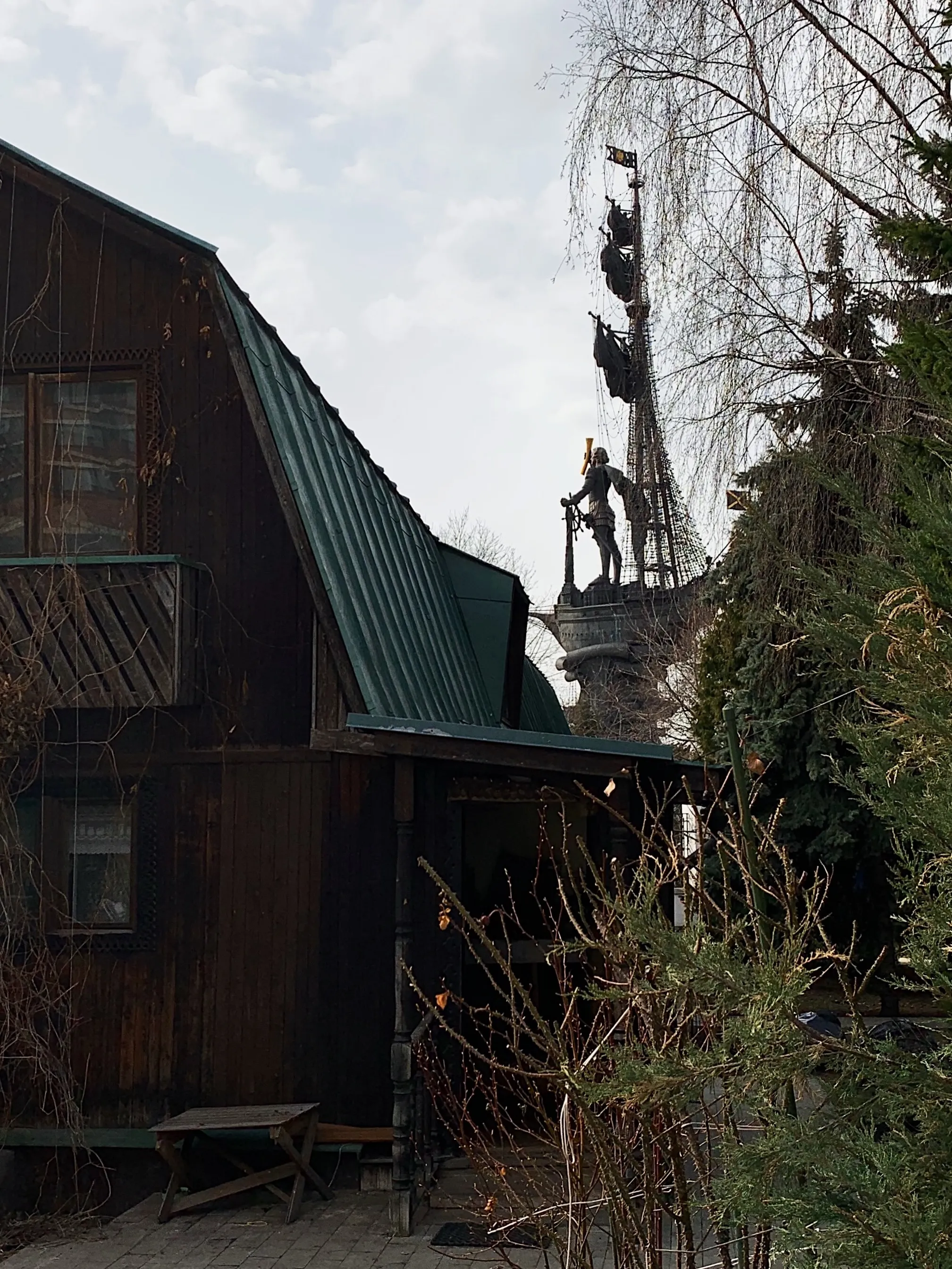 98 метров над Москвой.