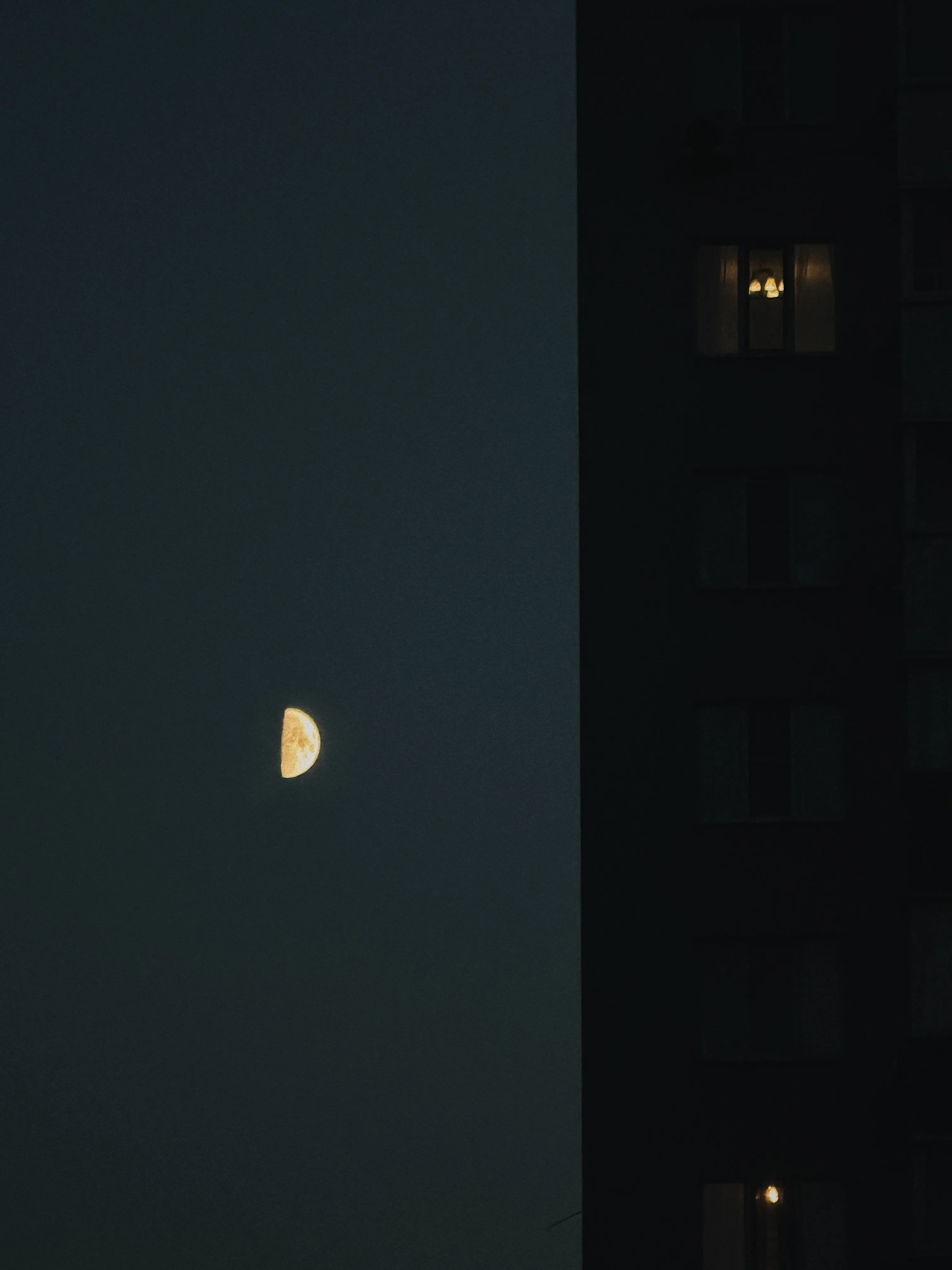 Свет в окне