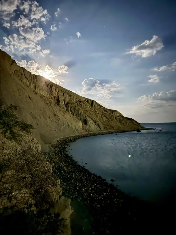 Восход луны над мысом Меганом