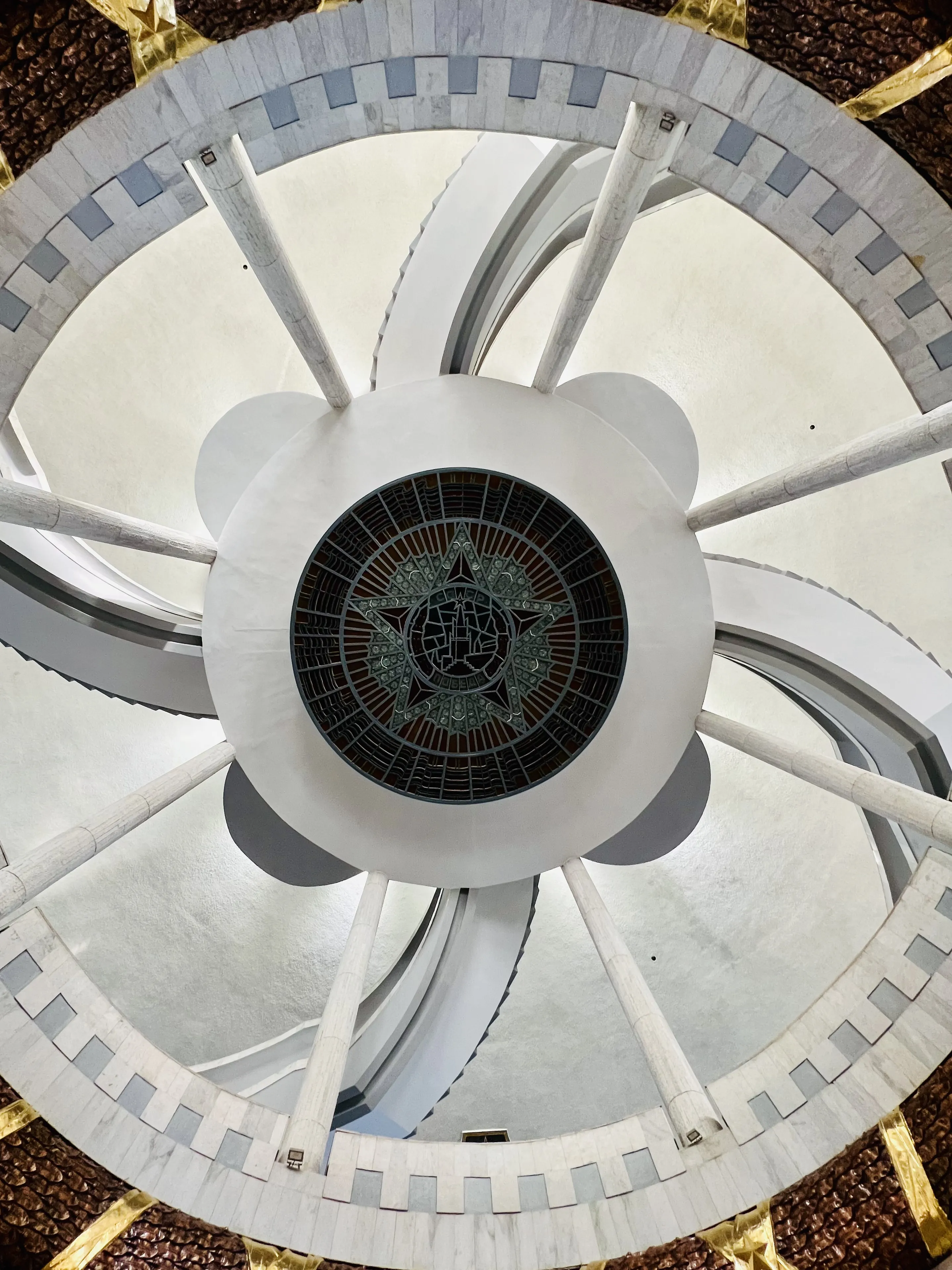 Под куполом советов