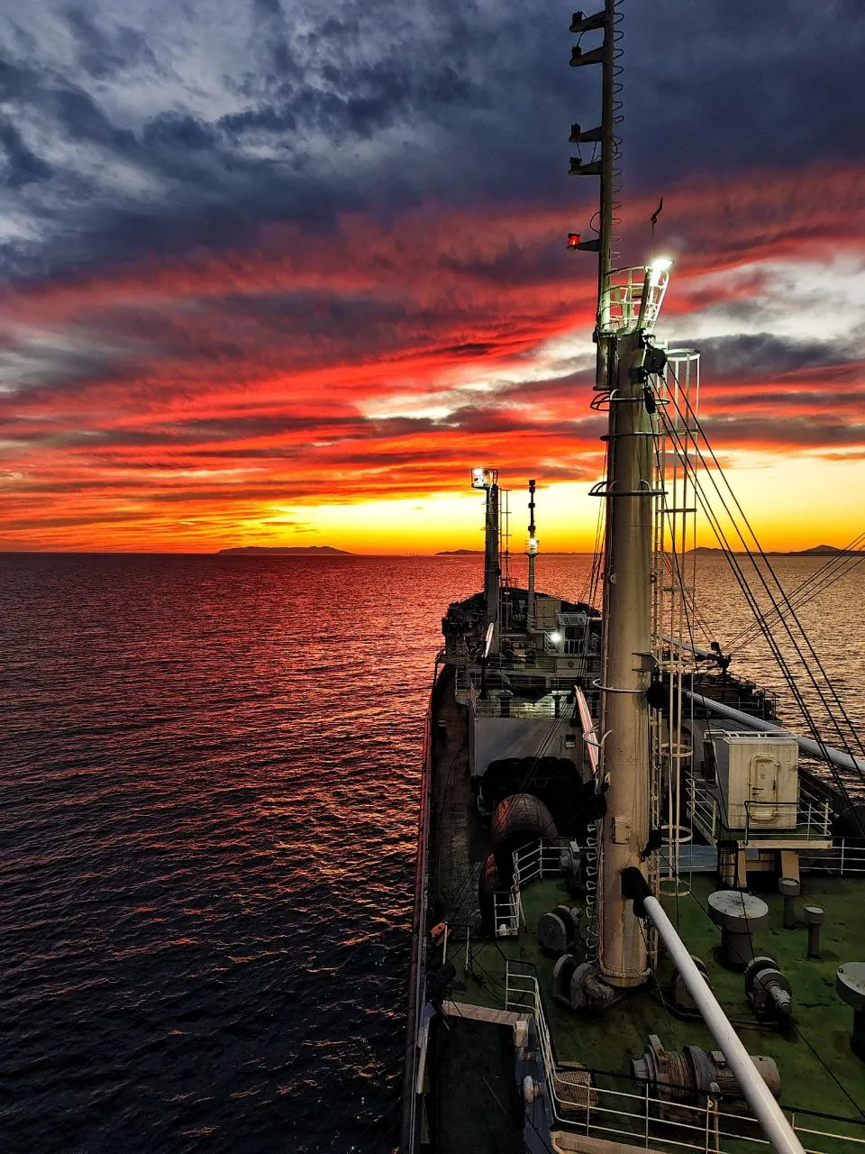 Горящее море