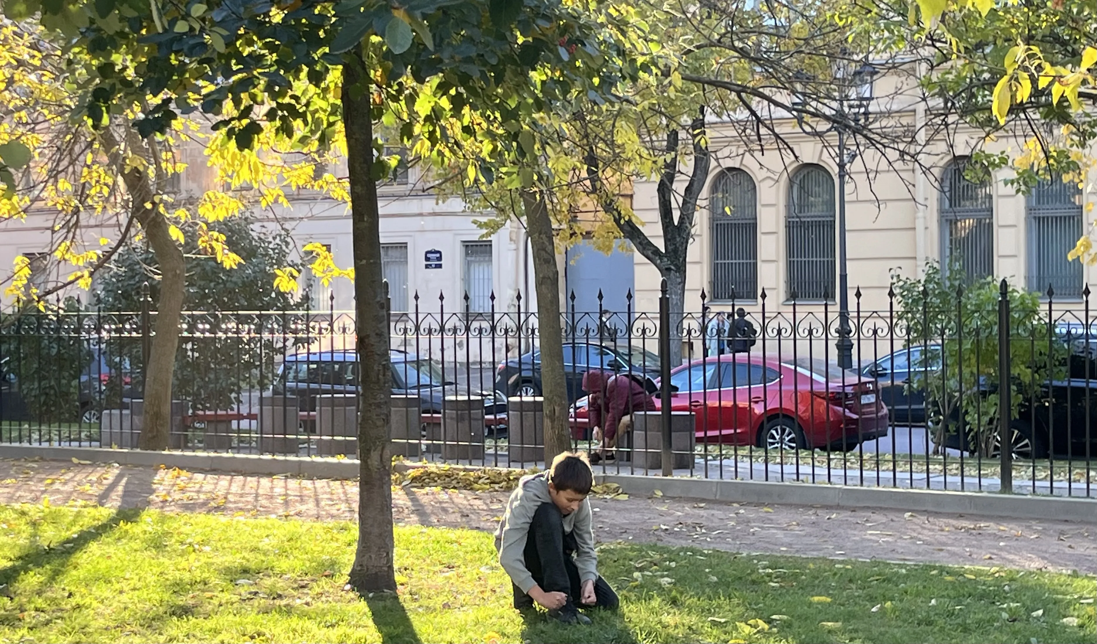 Двое и шнурки