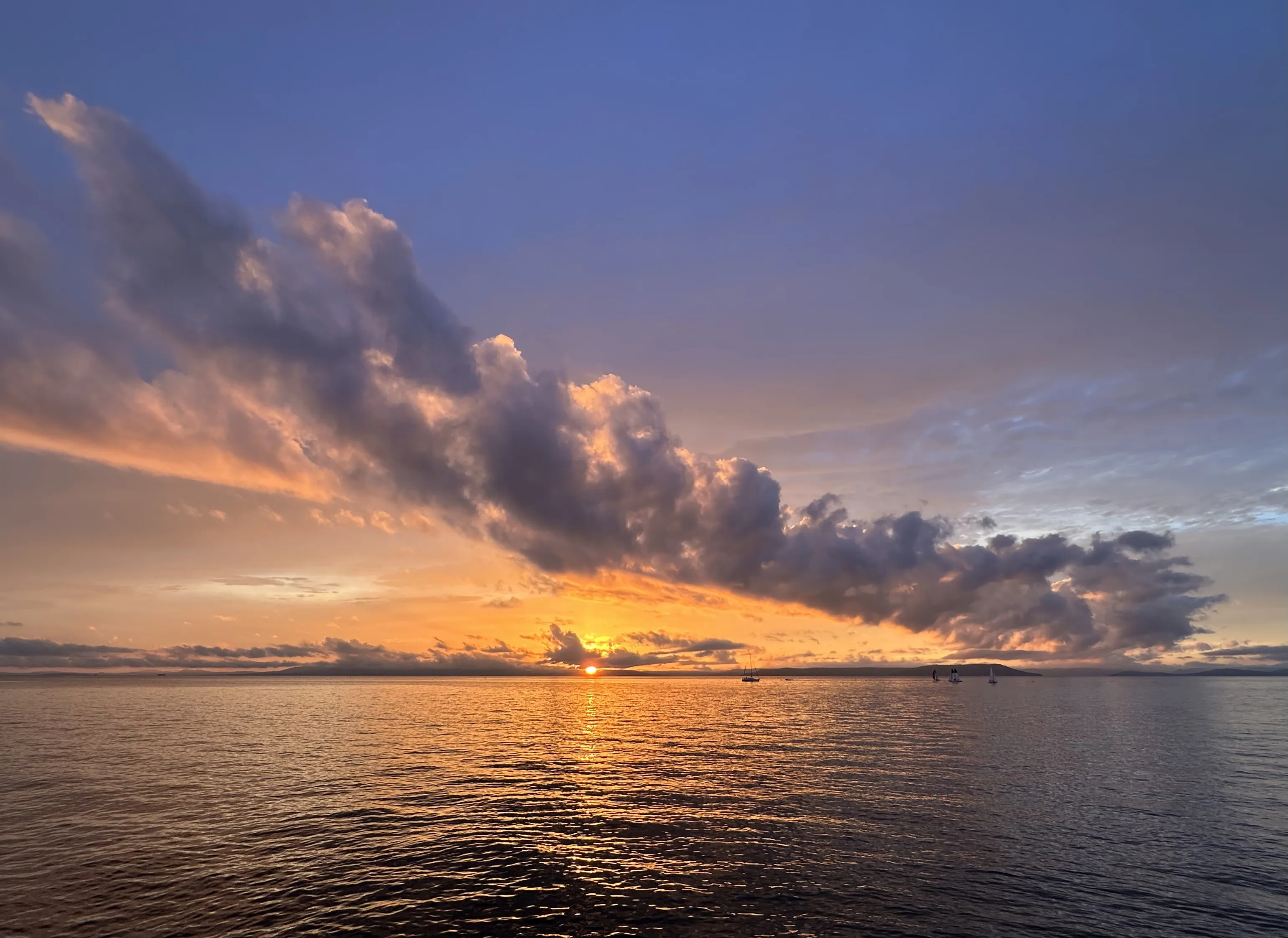 И всё осветилось