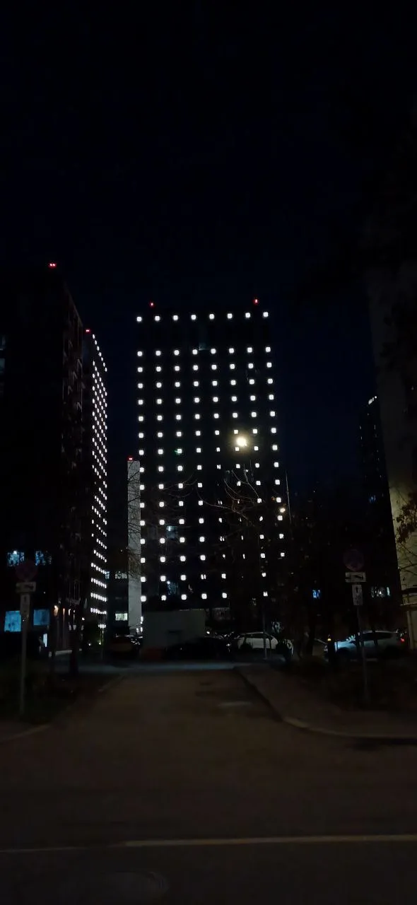 Окна, которые не спят.