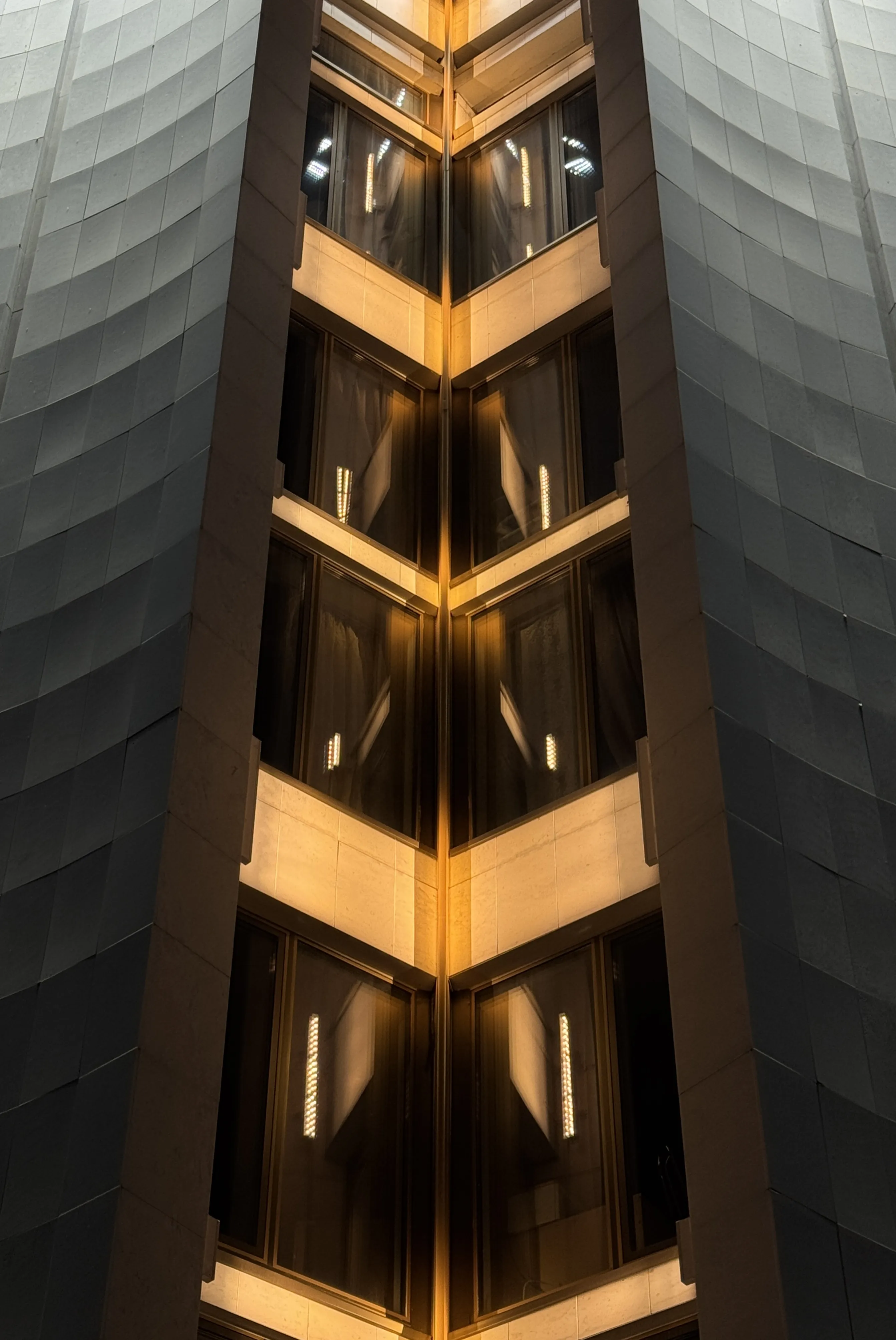 Геометрия света и стекла