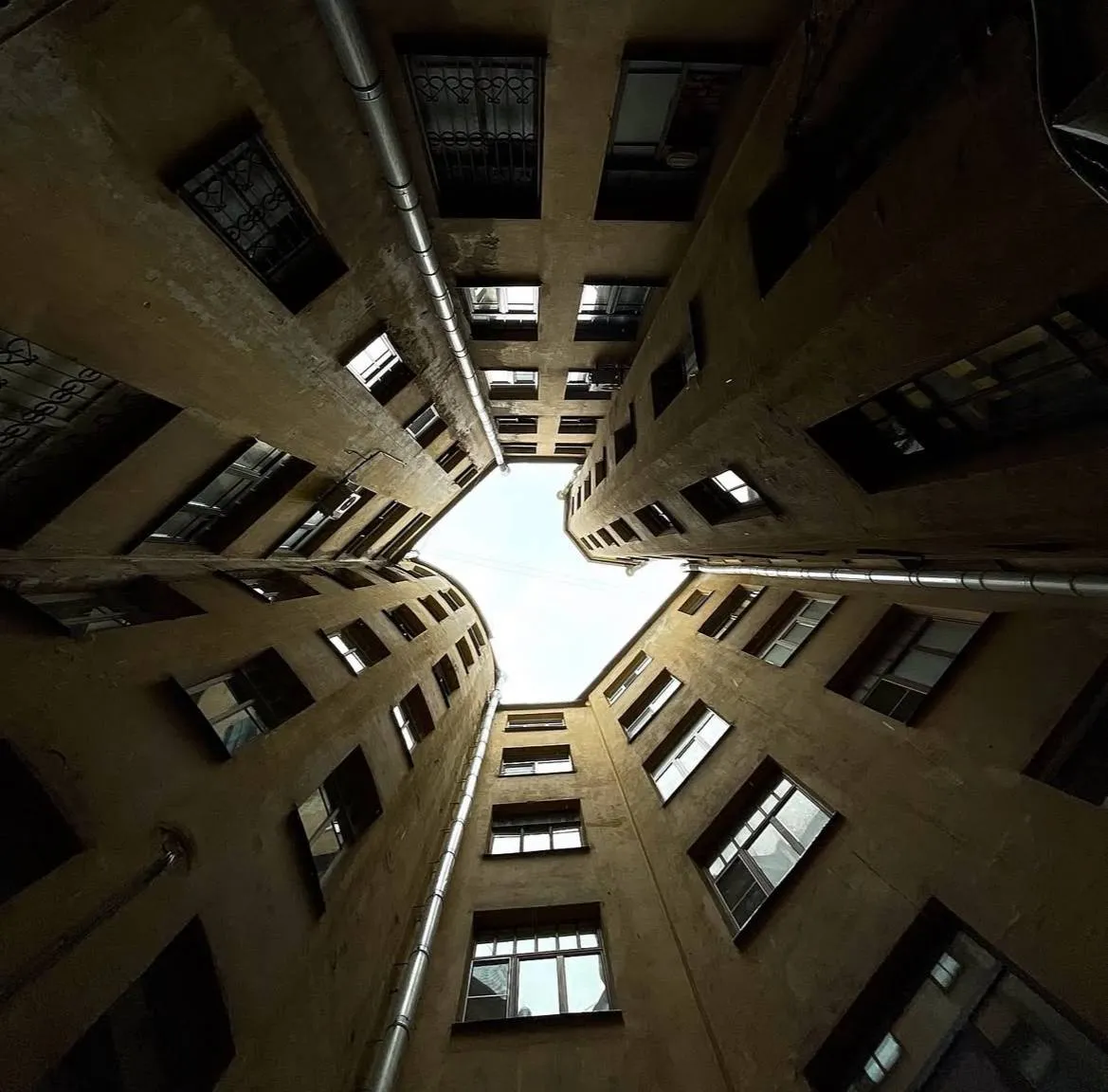 "Голову выше"