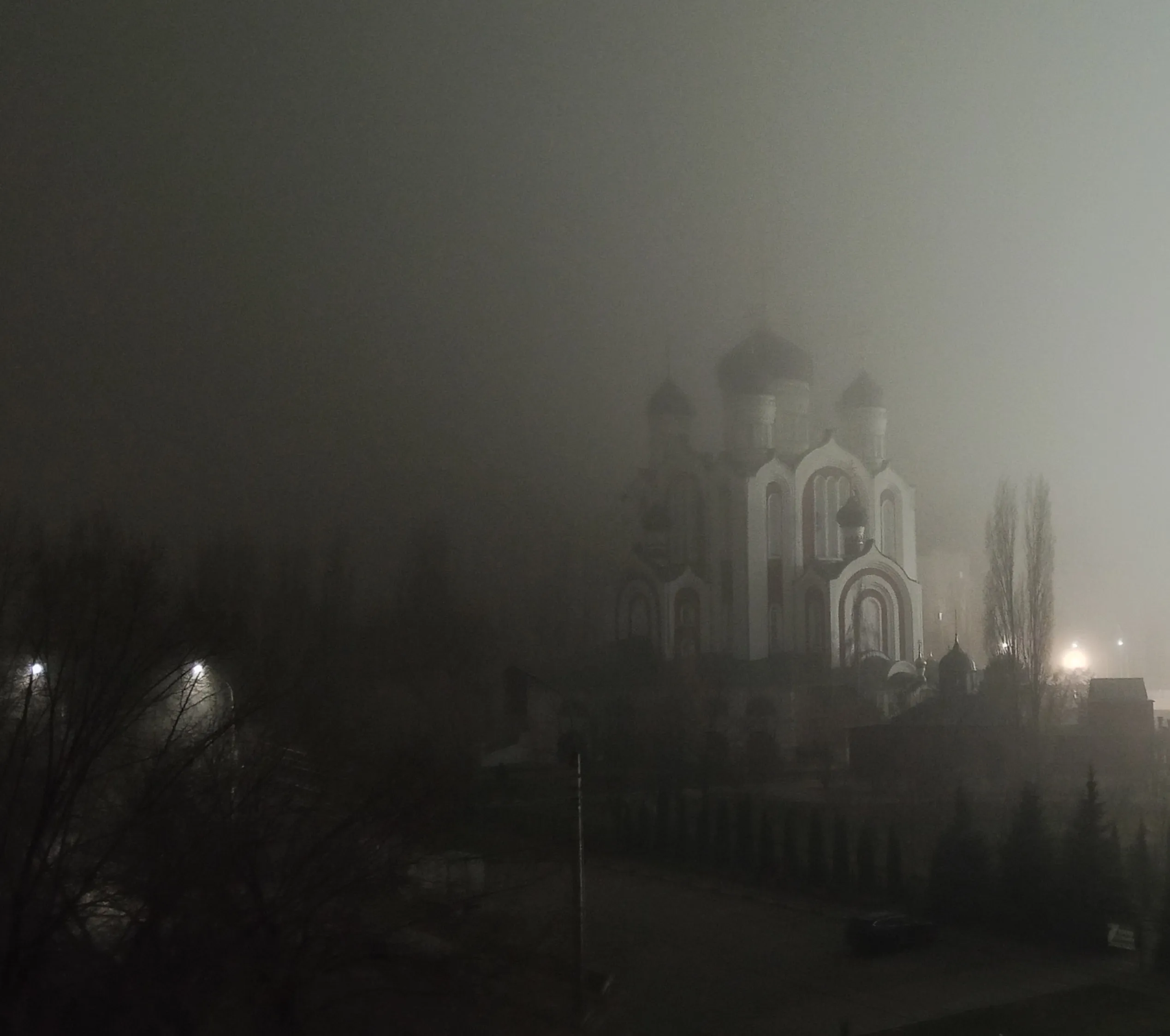 Храм окутанный туманом