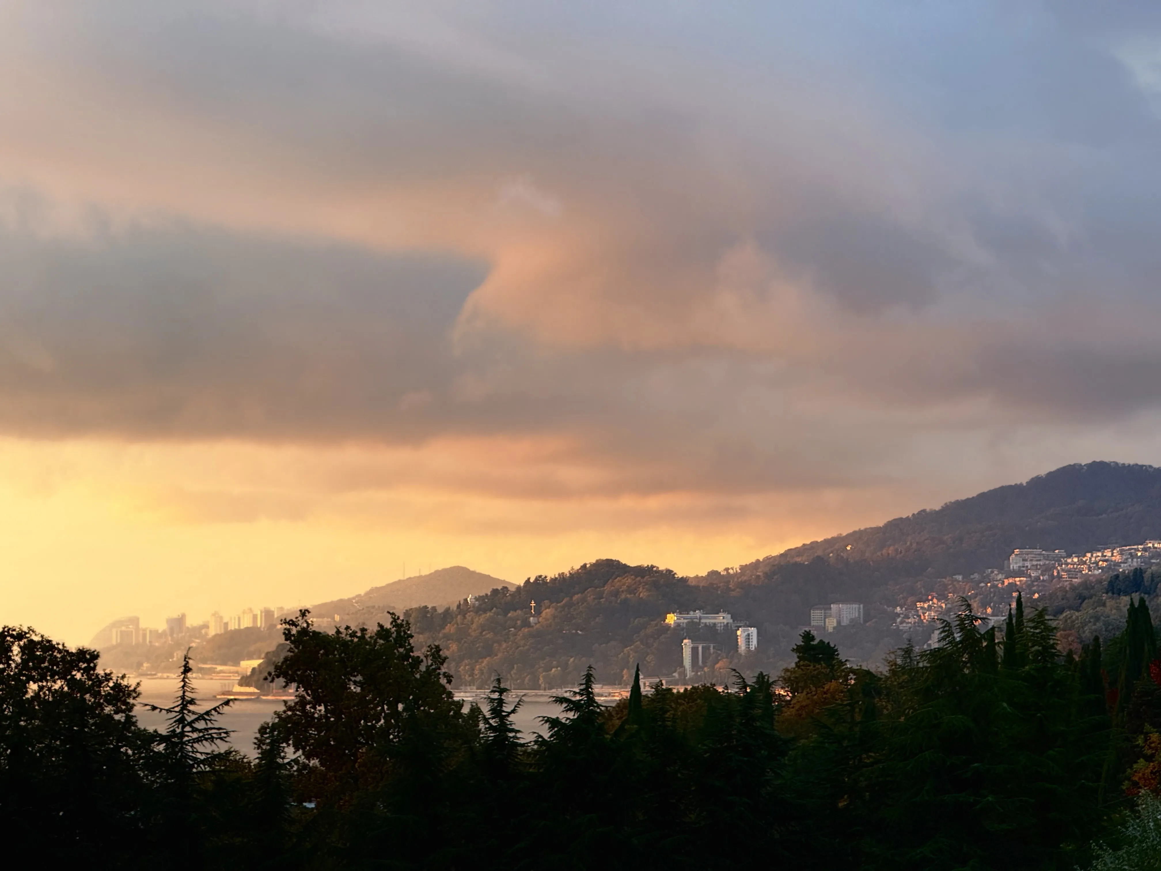 Закат над горами