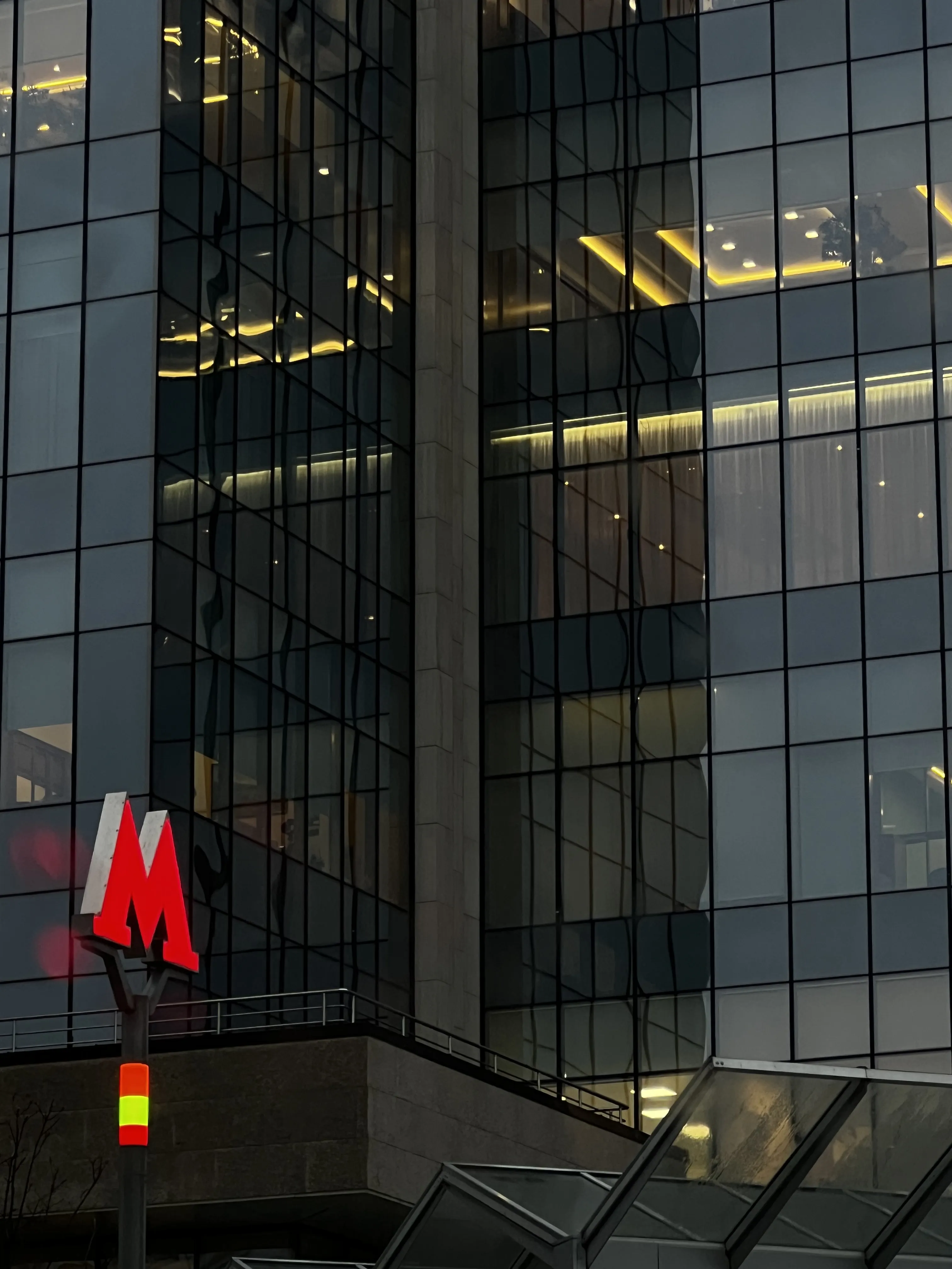 Место встречи изменить нельзя, но Москва каждый день обновляется