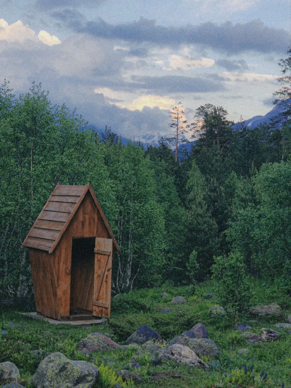 Малое на фоне великого