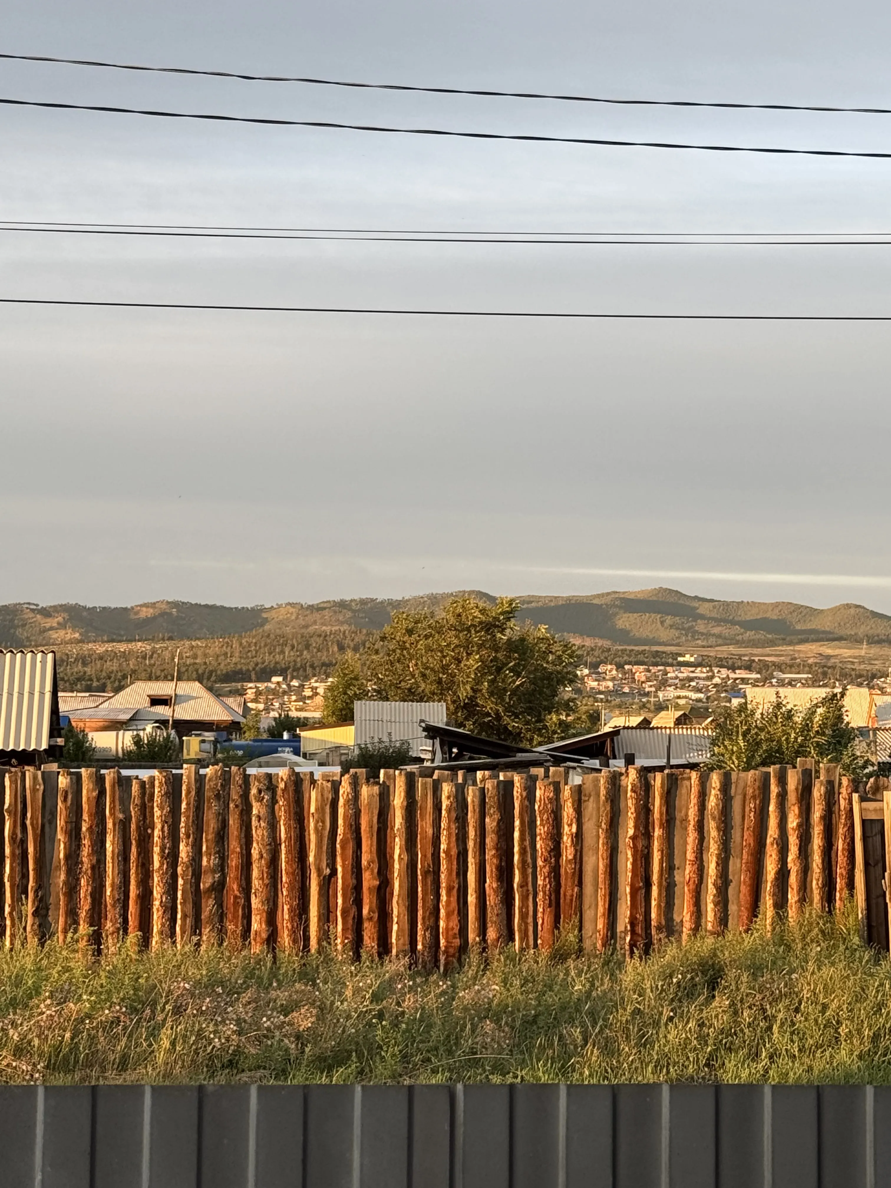 Что скрывают заборы