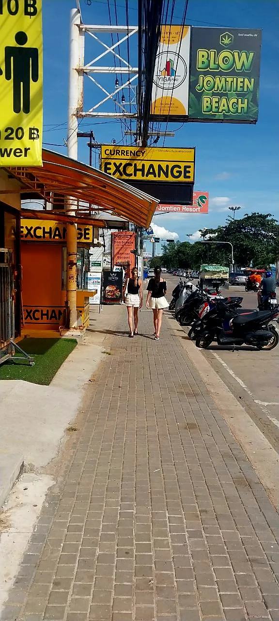 Тайский монохром