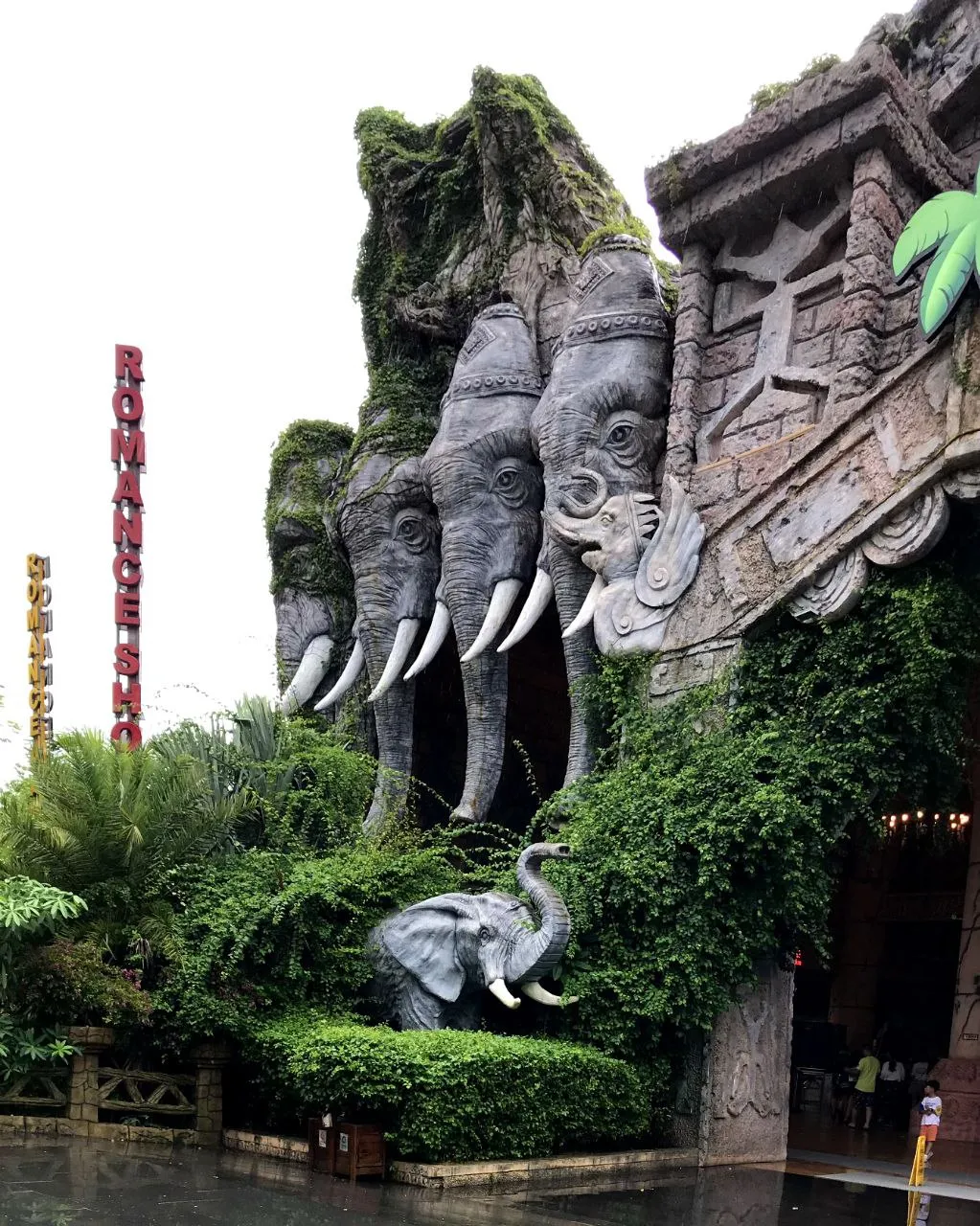 «Завораживающие каменные слоны»