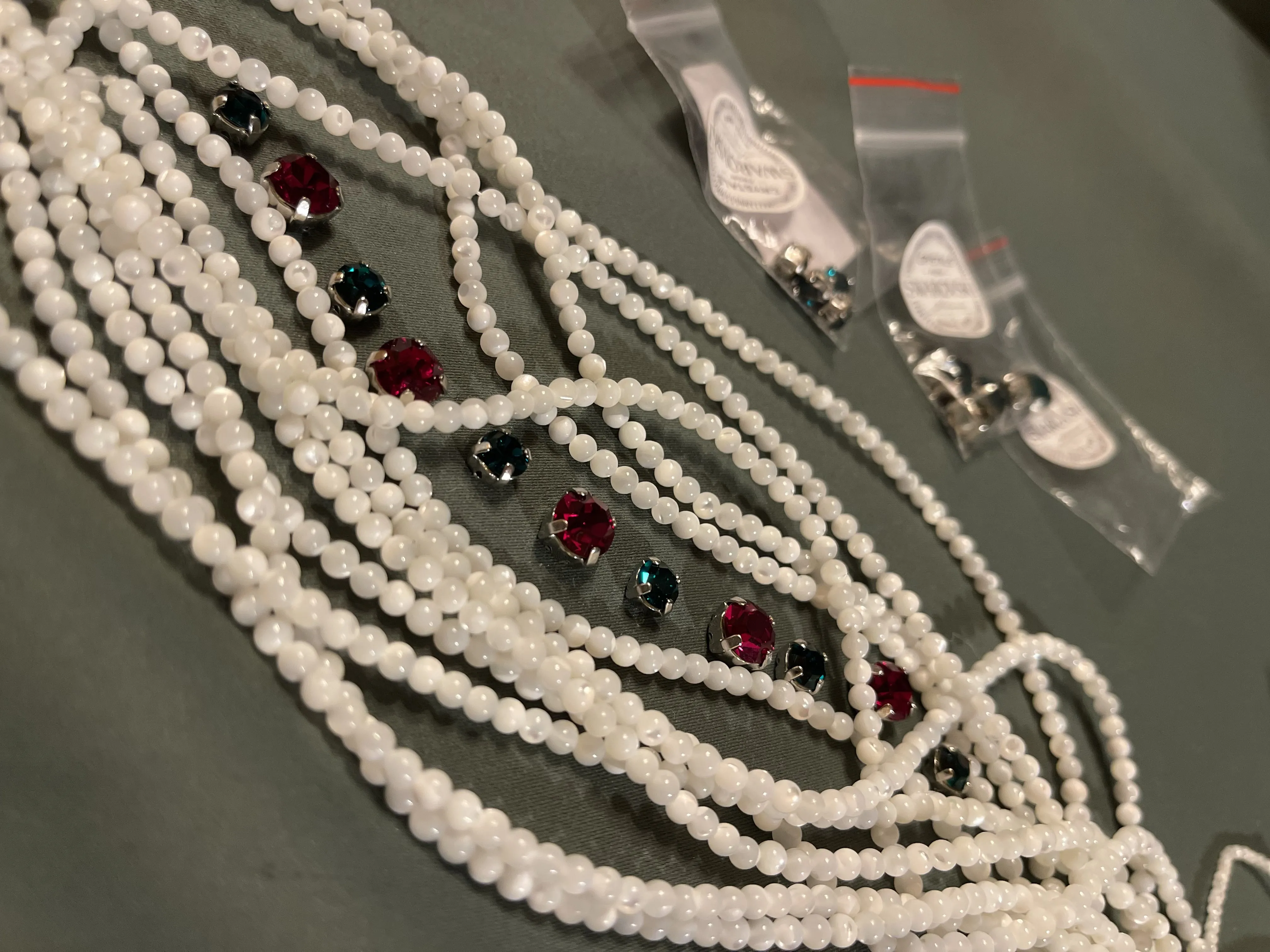 Творческий поиск (эскиз; ювелирного крашения: Ожерелок, по древним русским традициям)