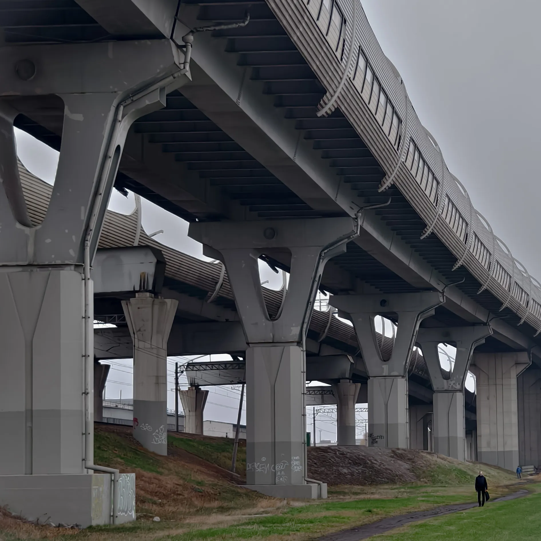 Бетонный Атлант