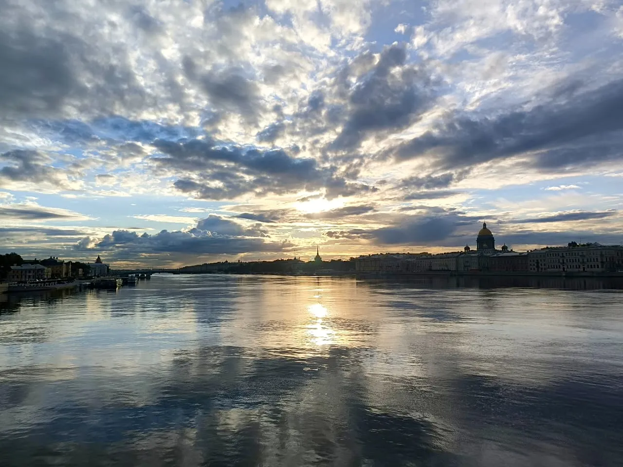 Солнце над Невой