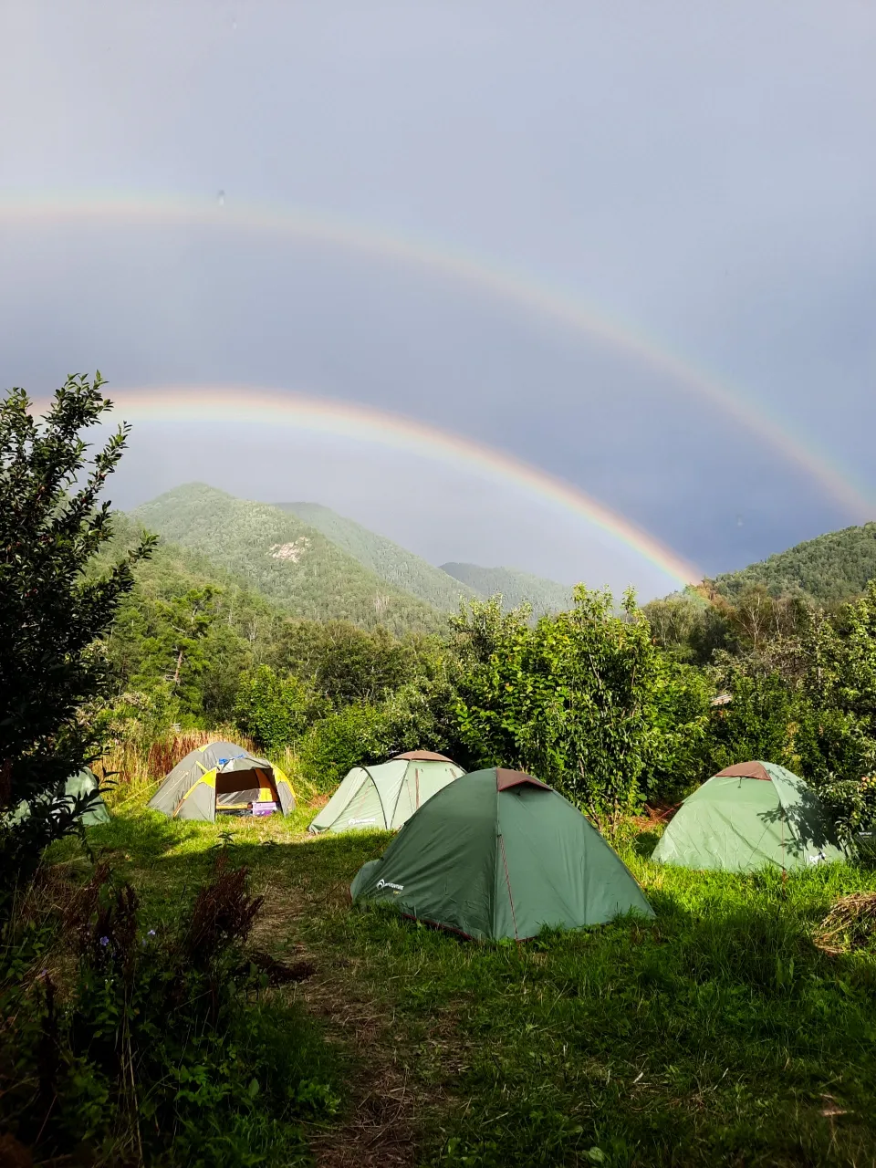 Двойная радуга над тайгой