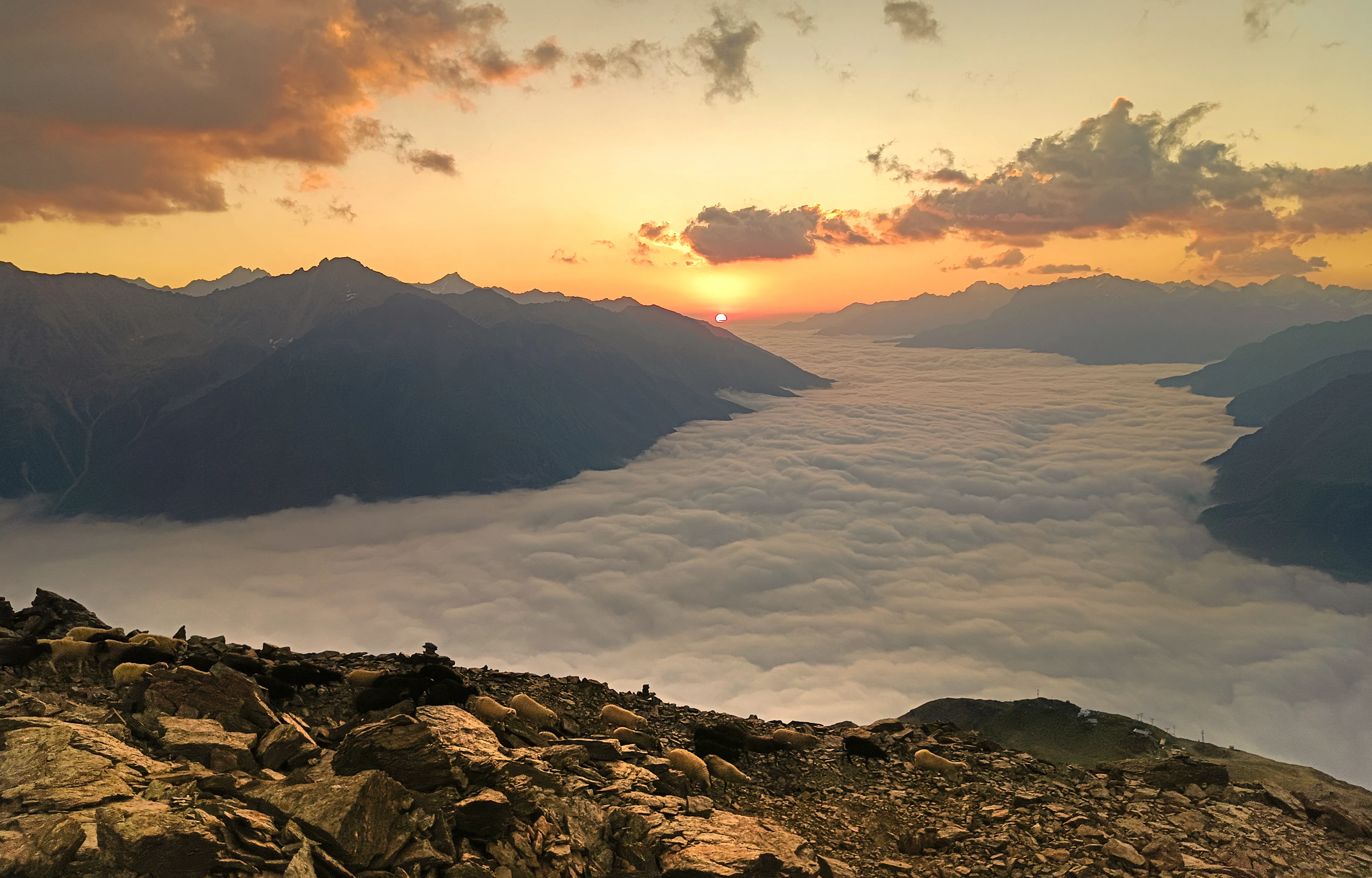 Рассвет на вершине г. Чегет