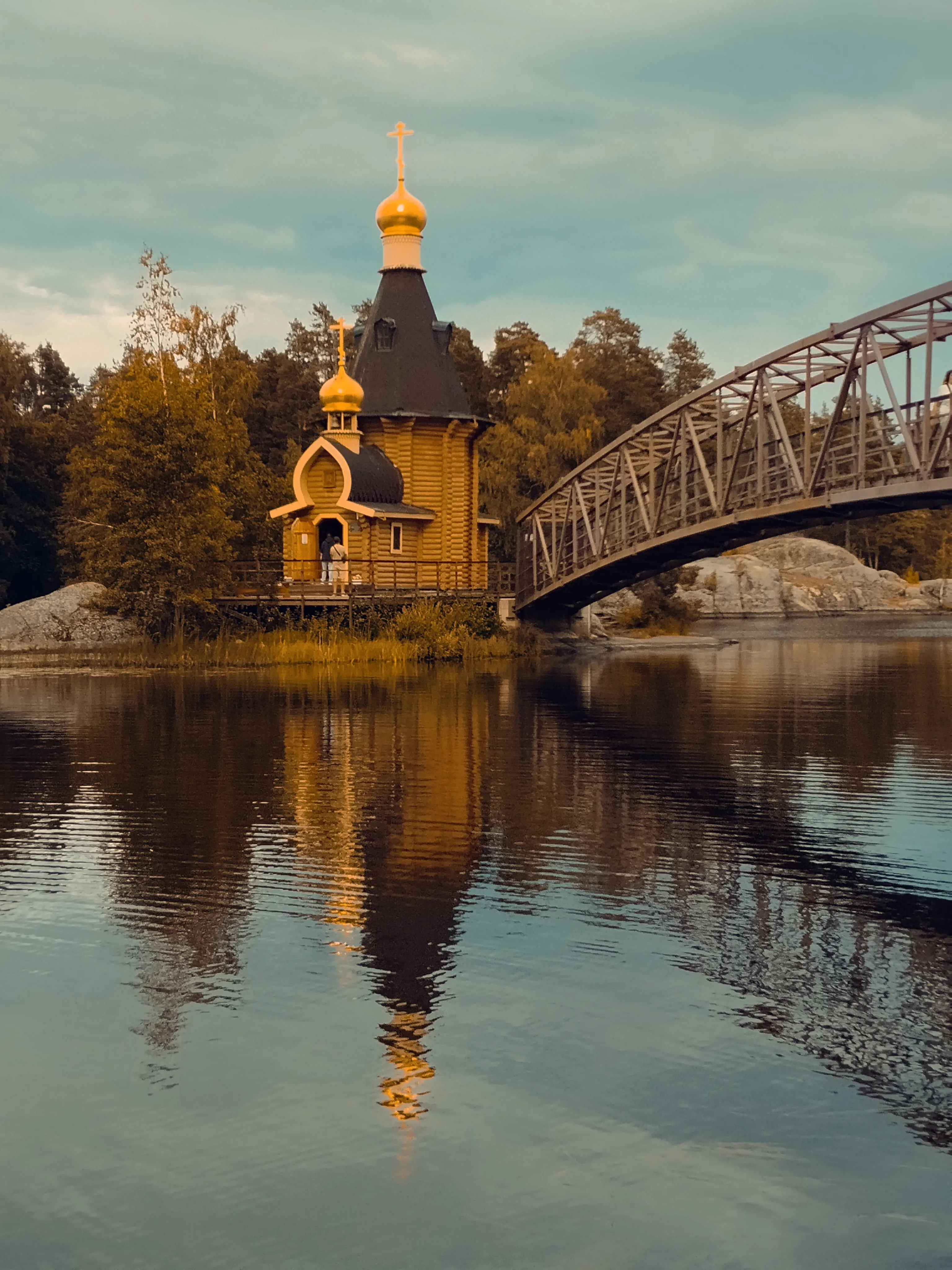 Церковь на камне