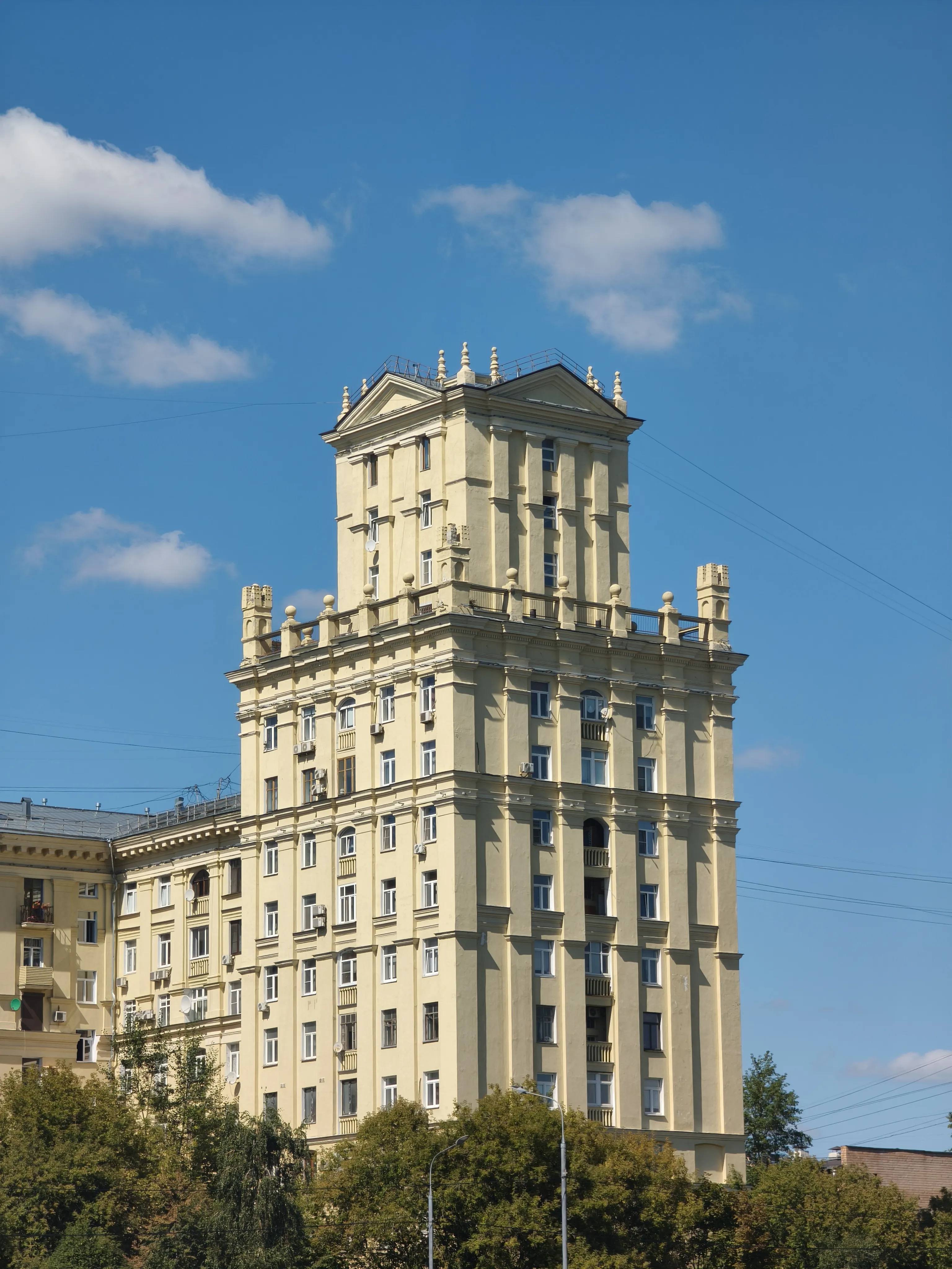 Монументализм