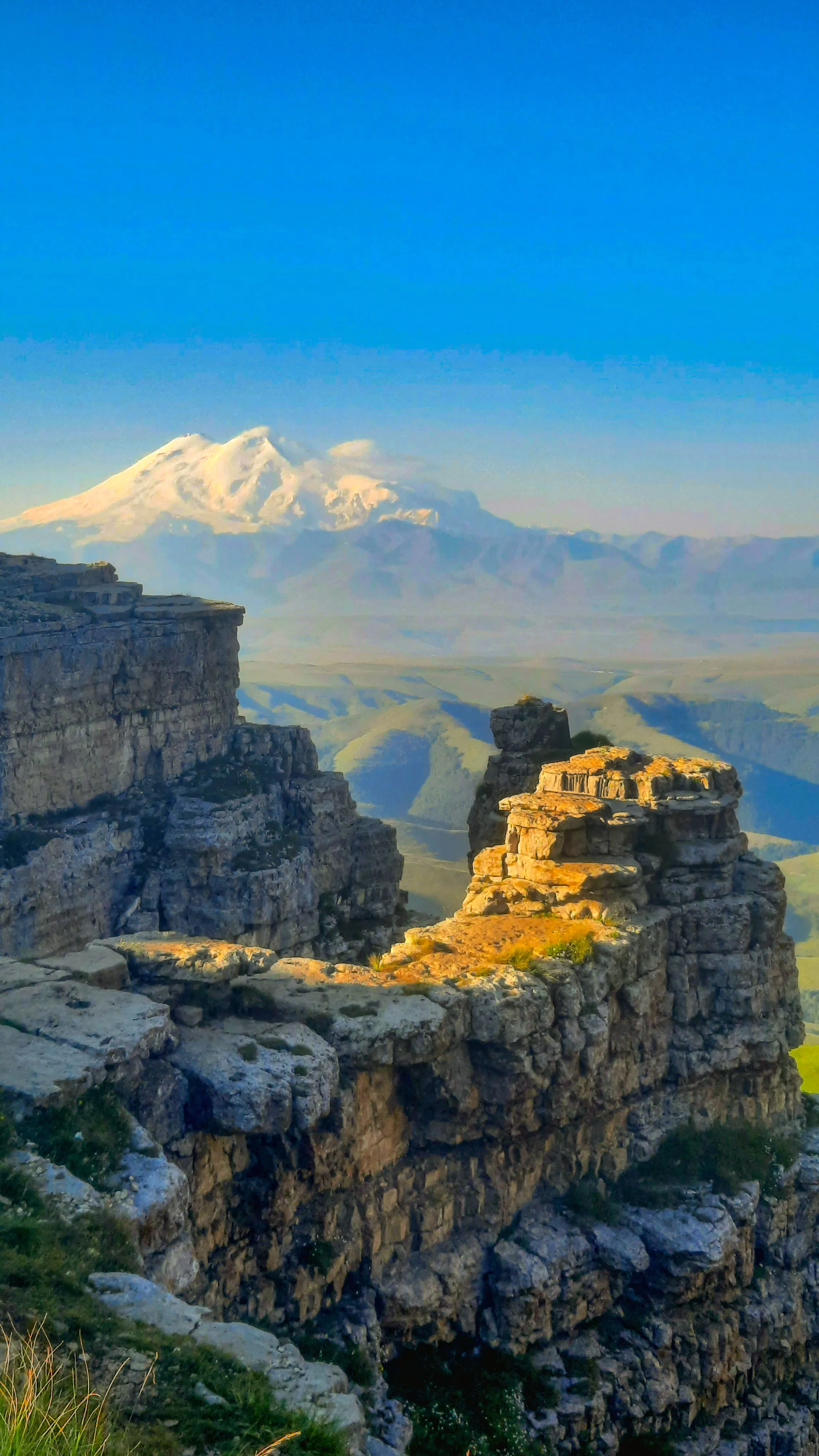 Рассвет на плато Бермамыт