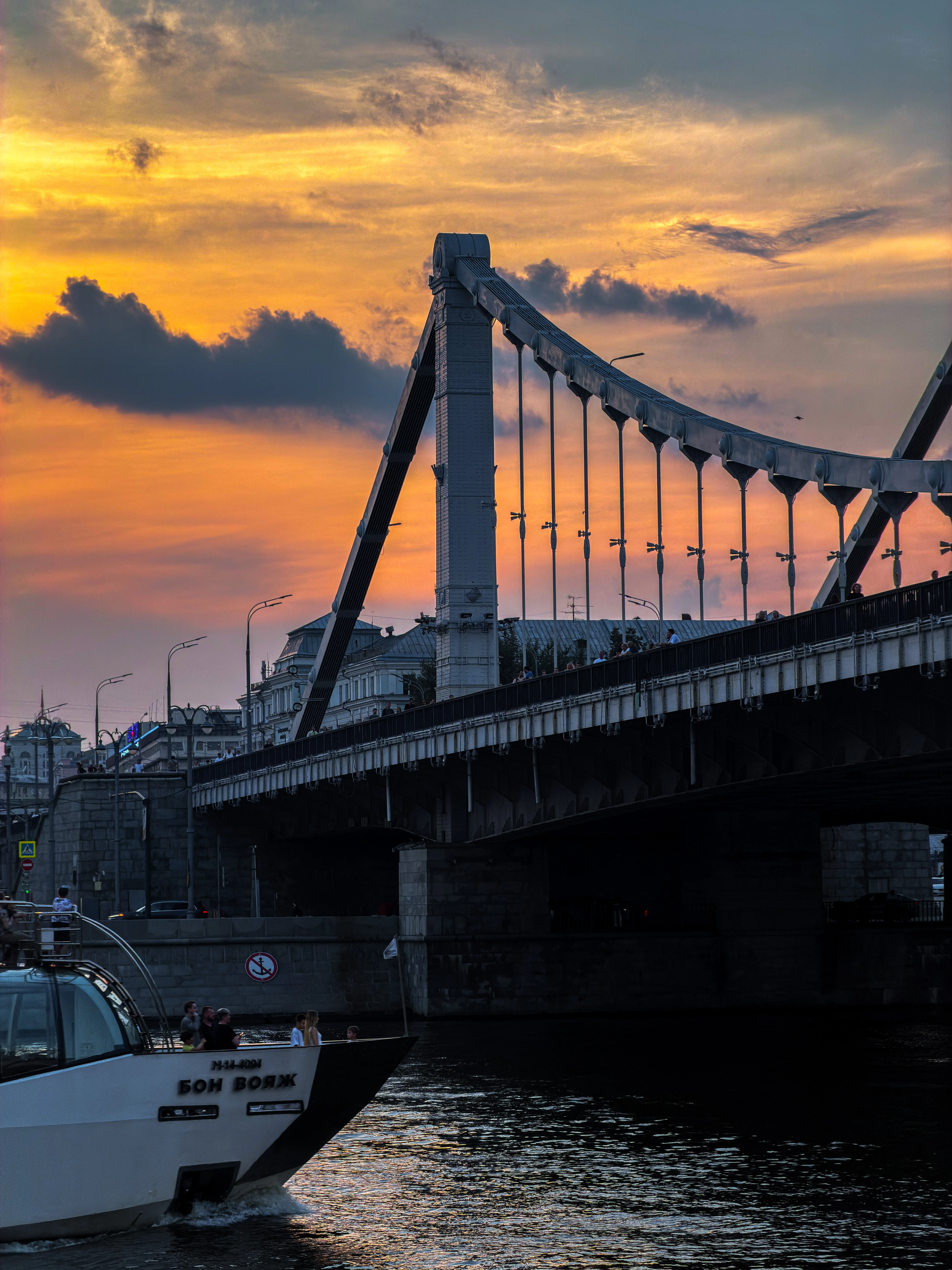 Мост между мгновением и памятью