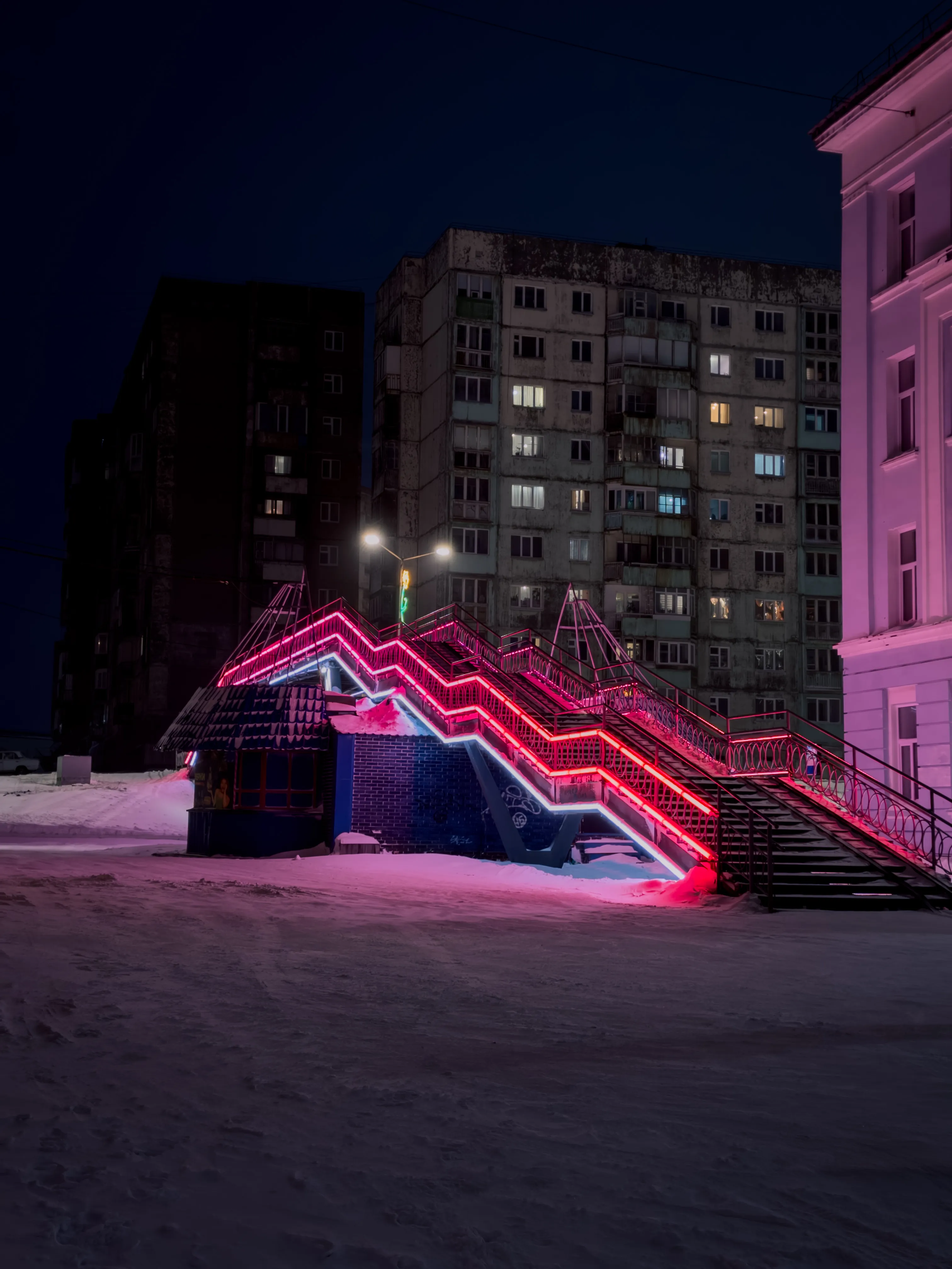 Неоновый зигзаг