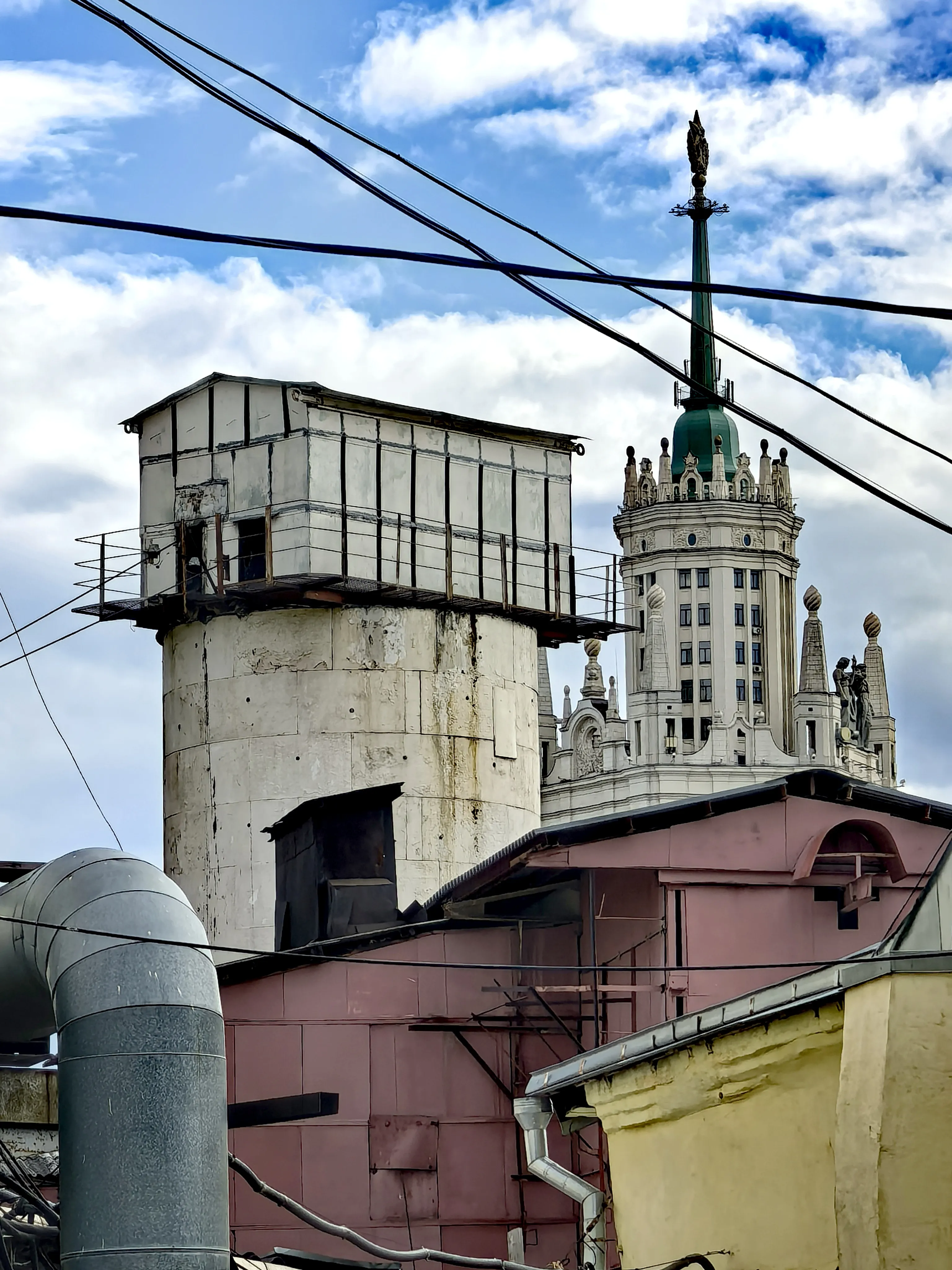 Комбинация форм, Москва