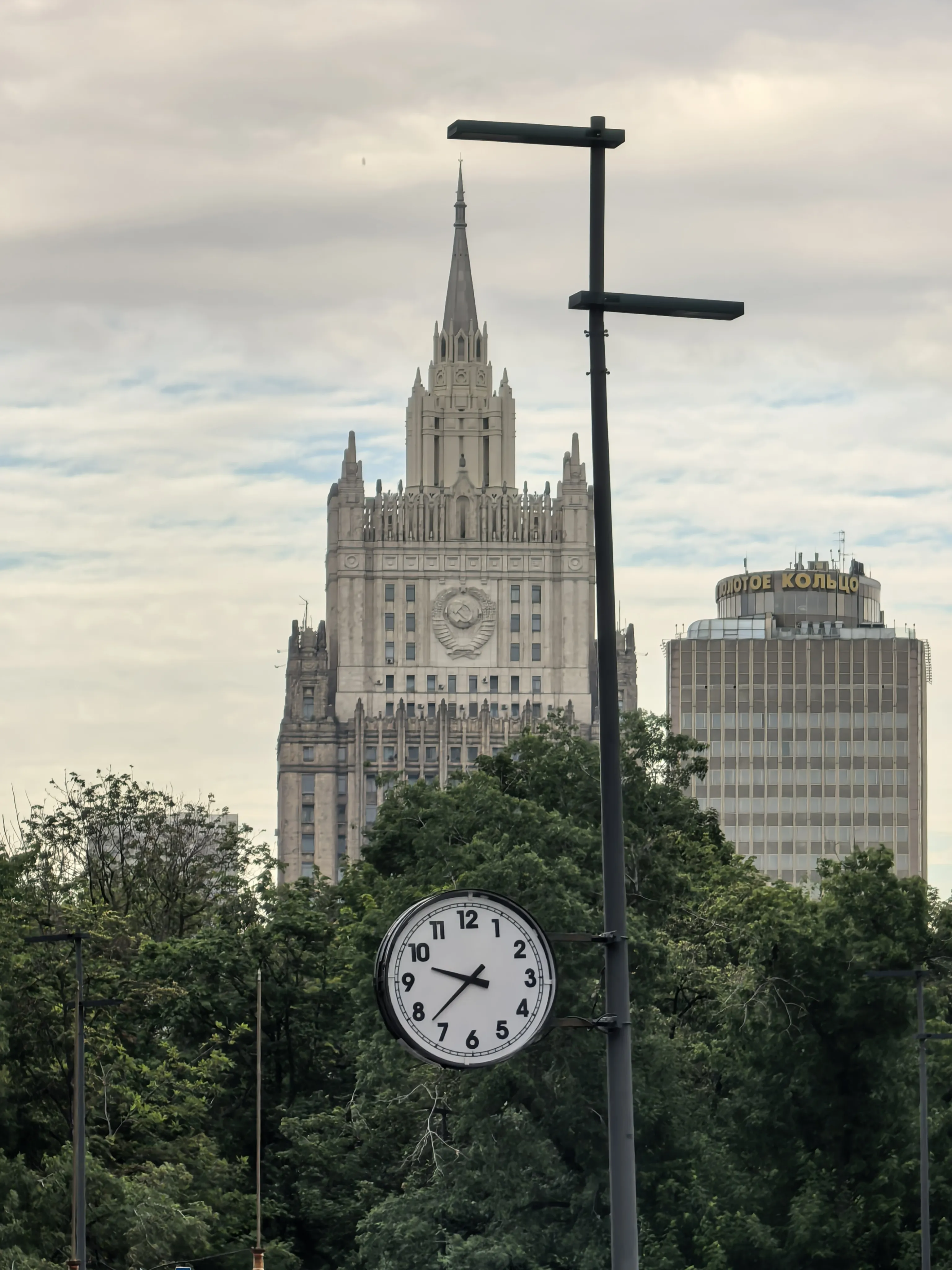 Московское время