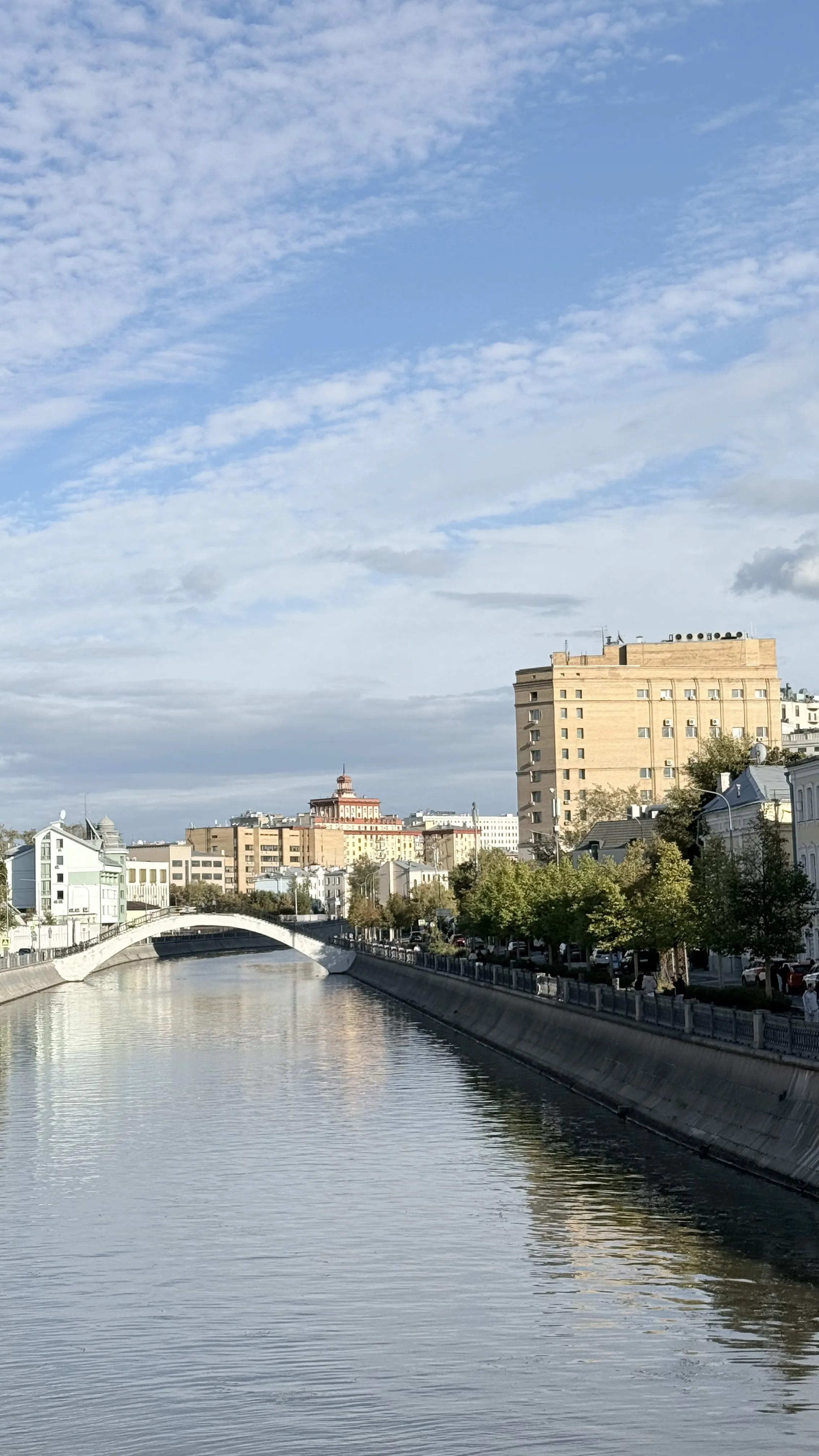 Белая арка