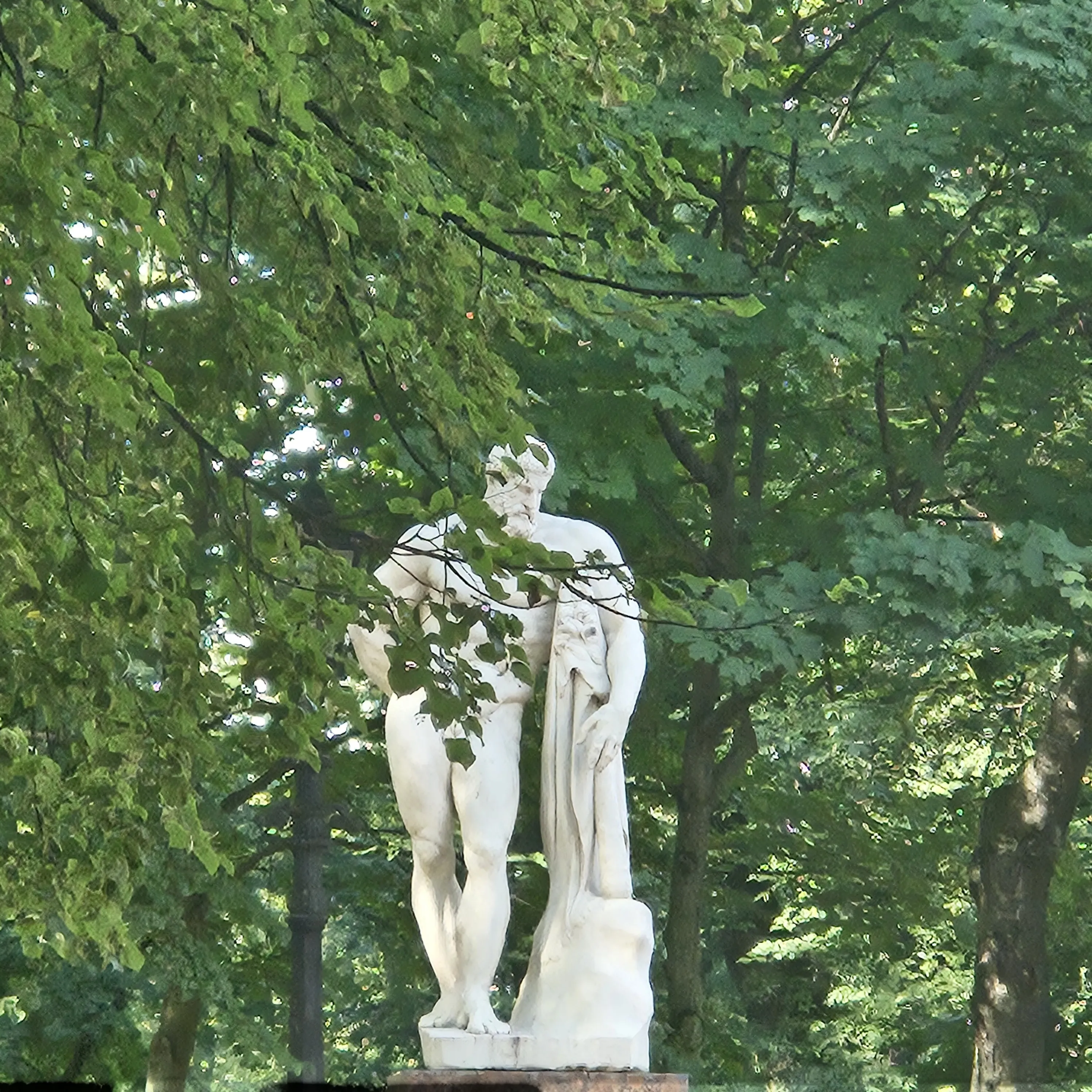 В парке