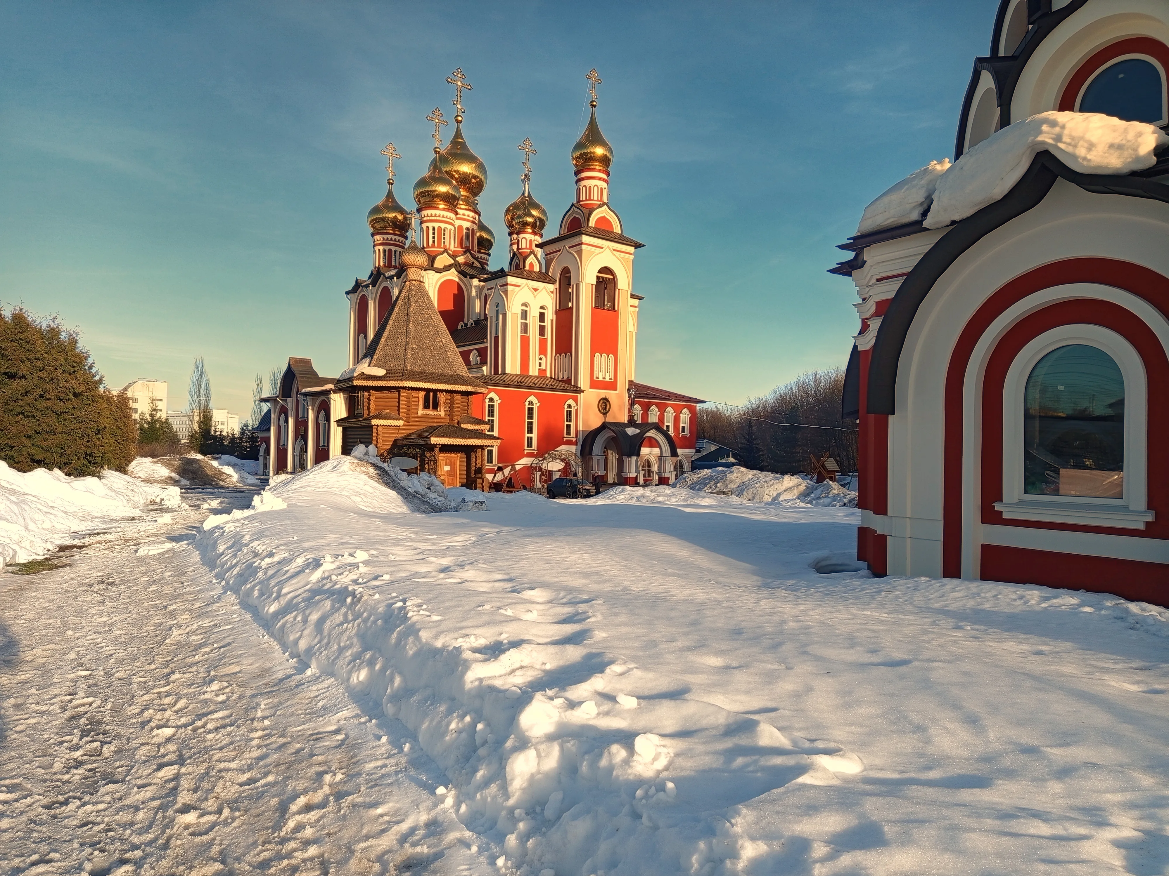Храм в зимнем безмолвии