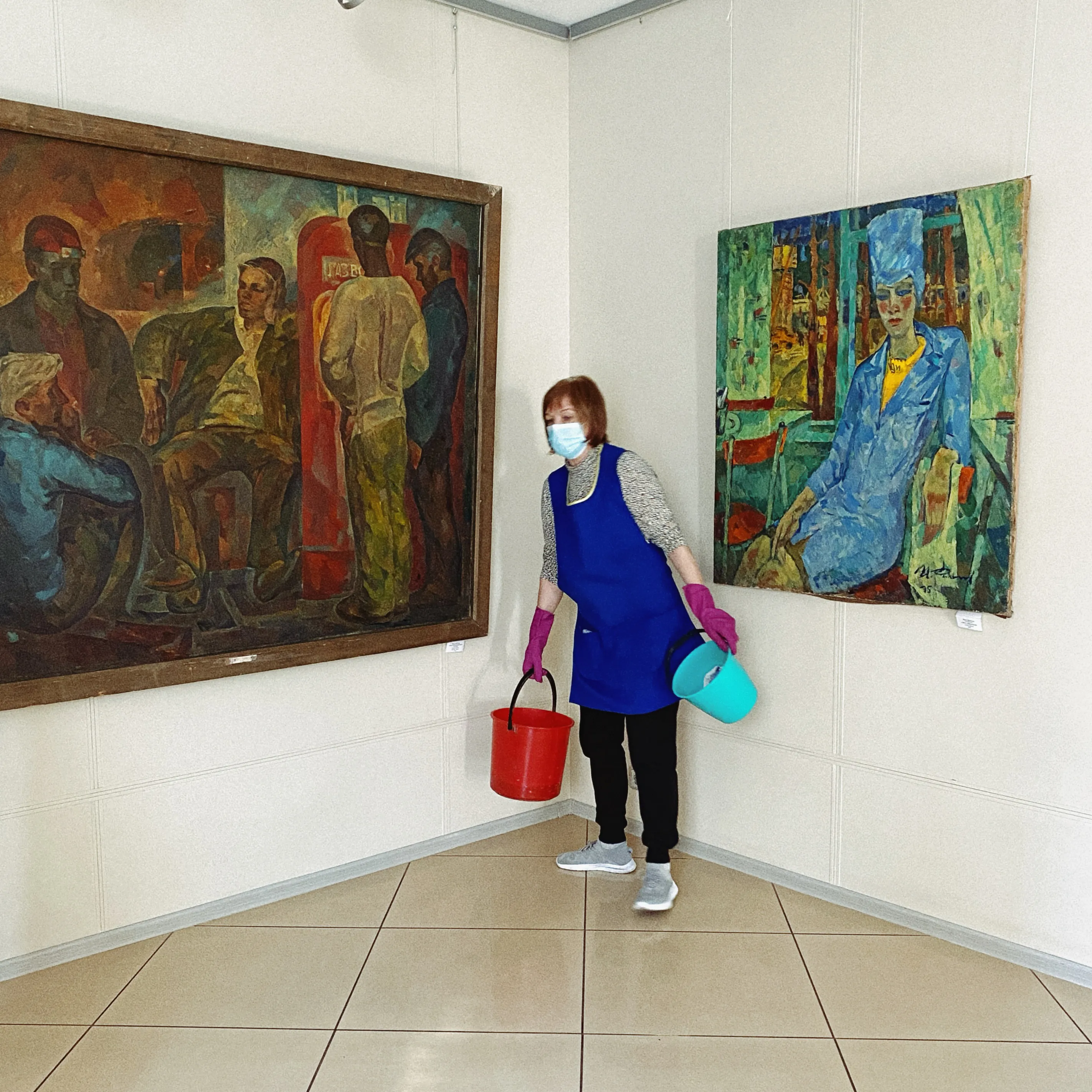 В картинной галерее