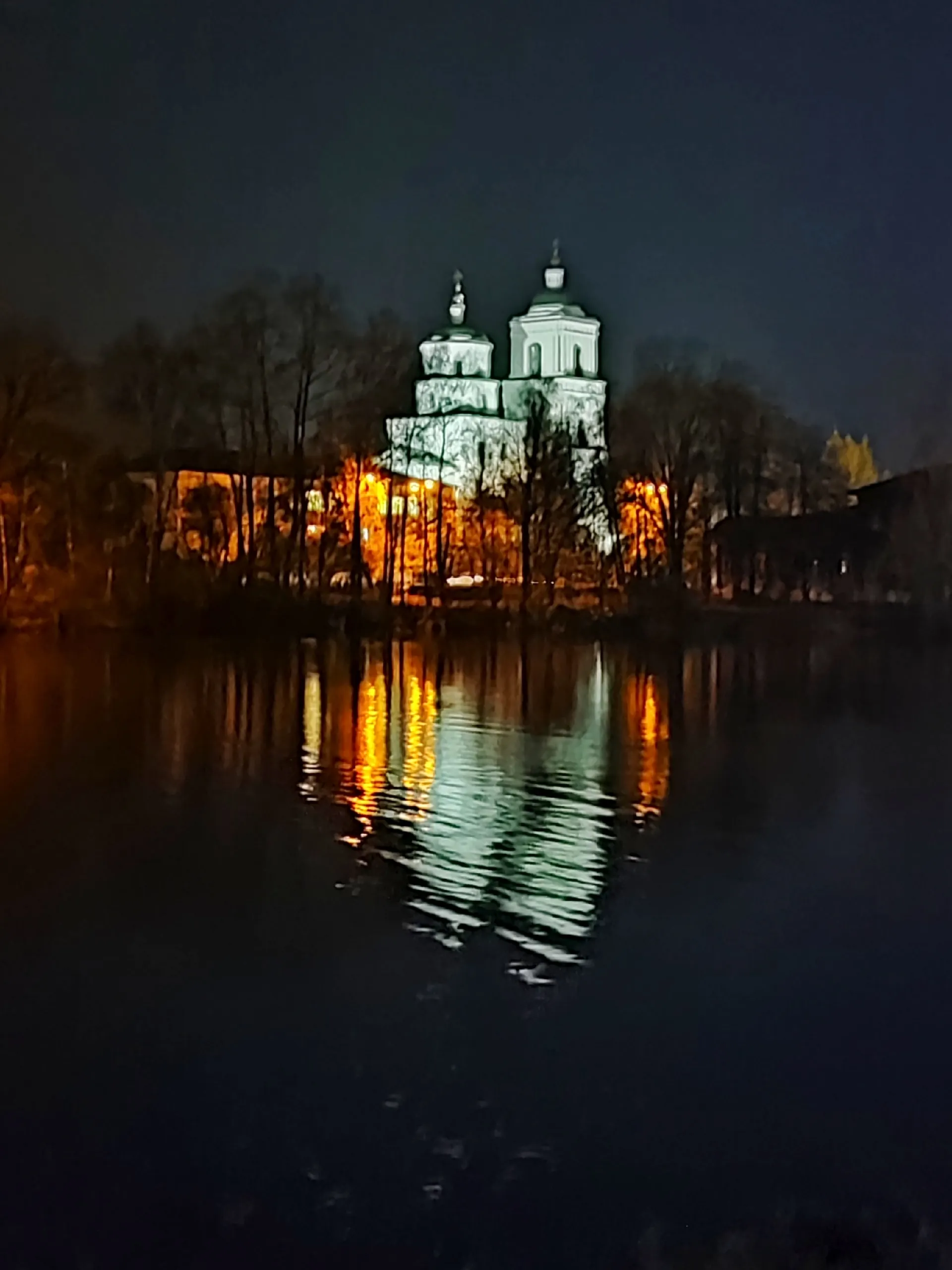 Храм в ночи