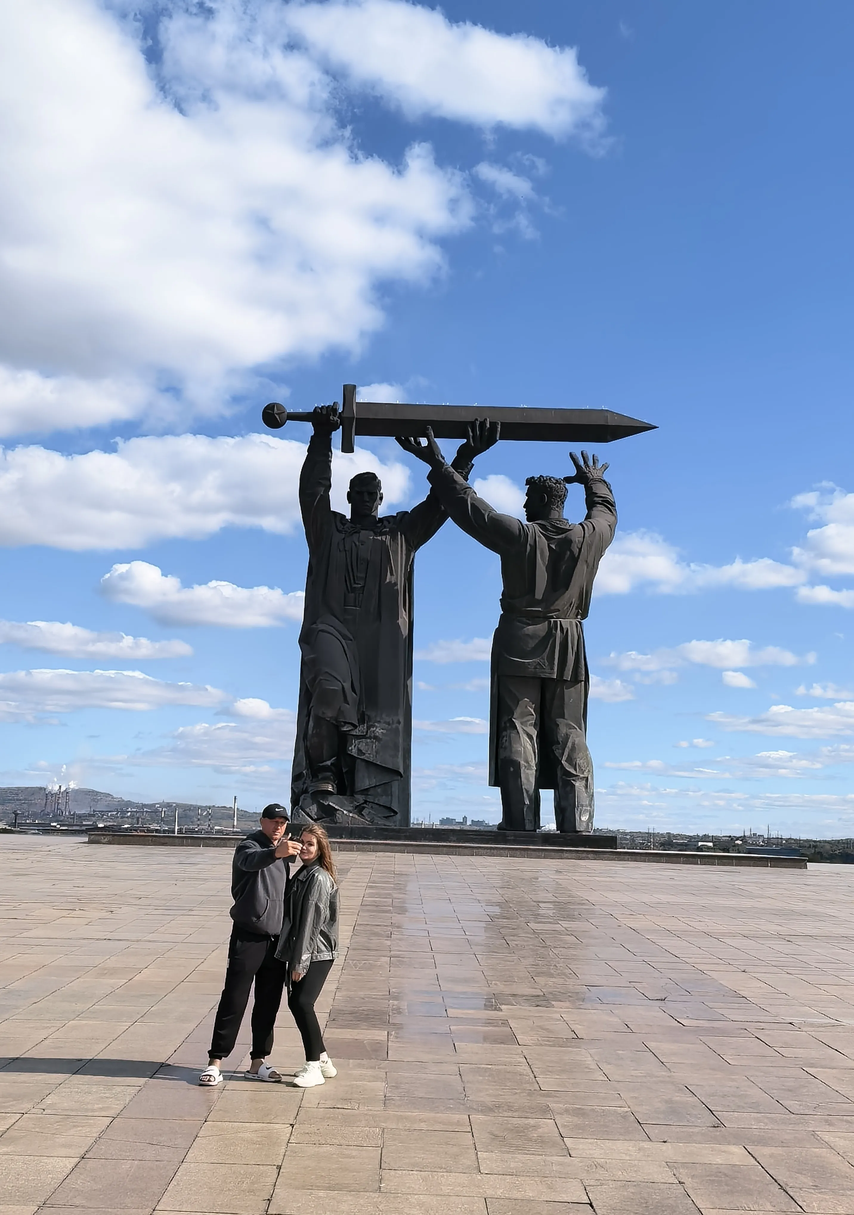 "Свои среди своих"